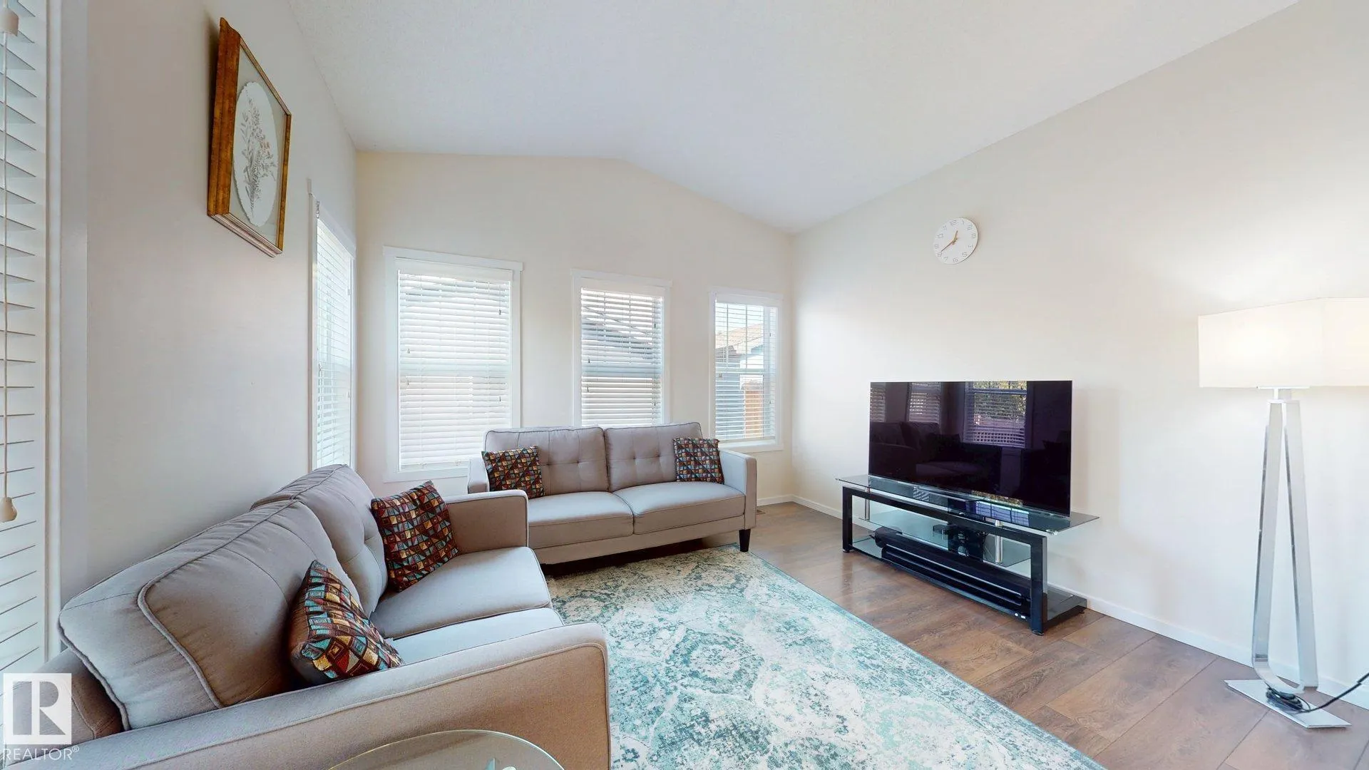 467 ORCHARDS Boulevard