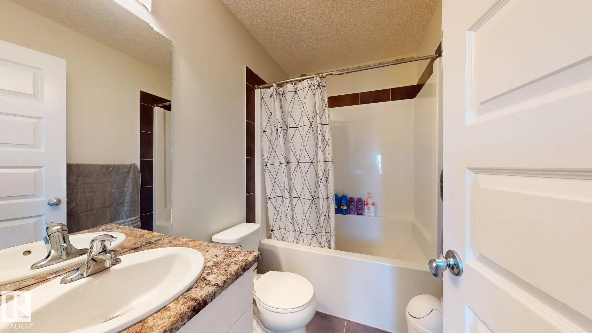 467 ORCHARDS Boulevard
