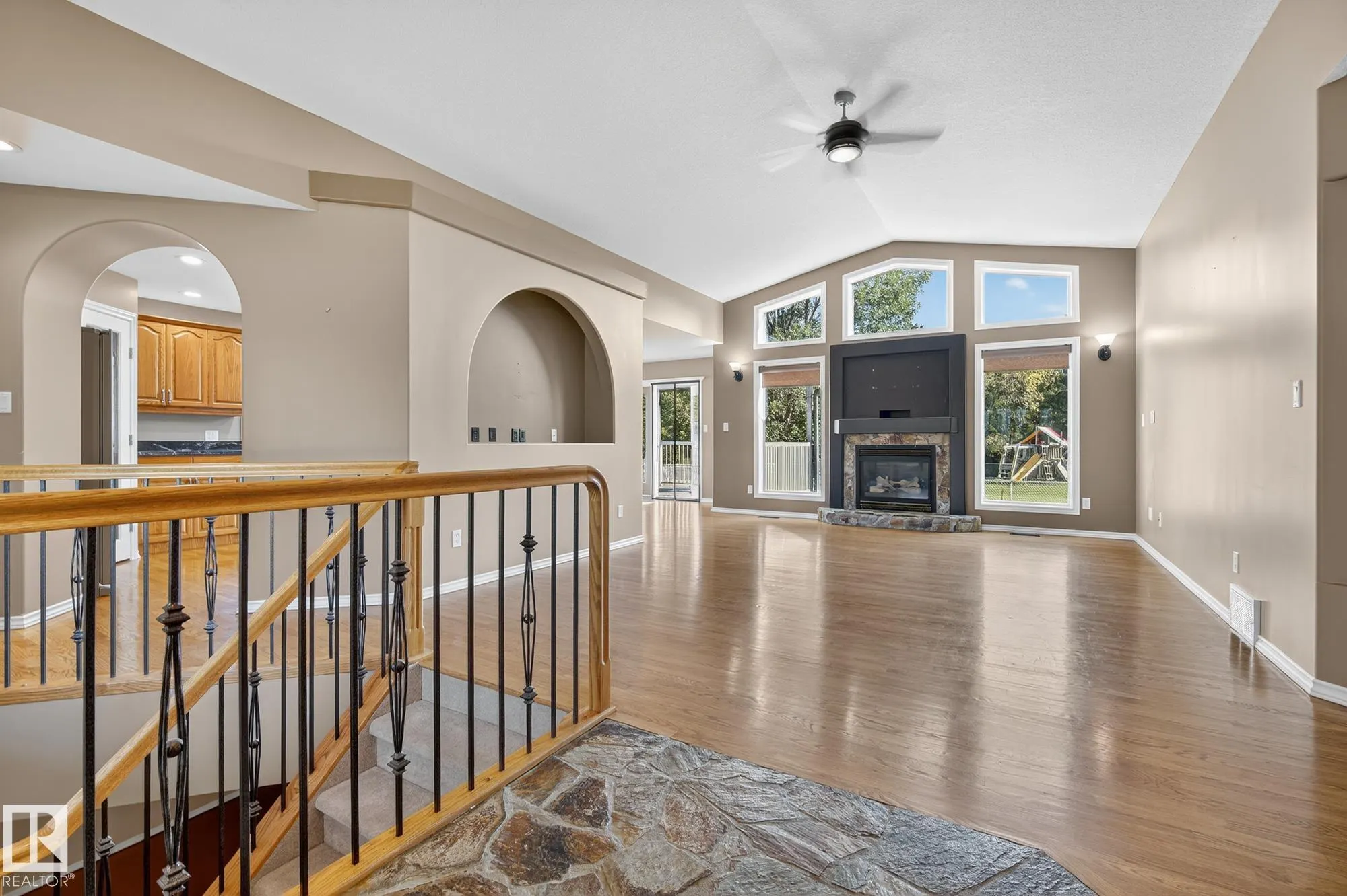 19 COUNTRY Lane