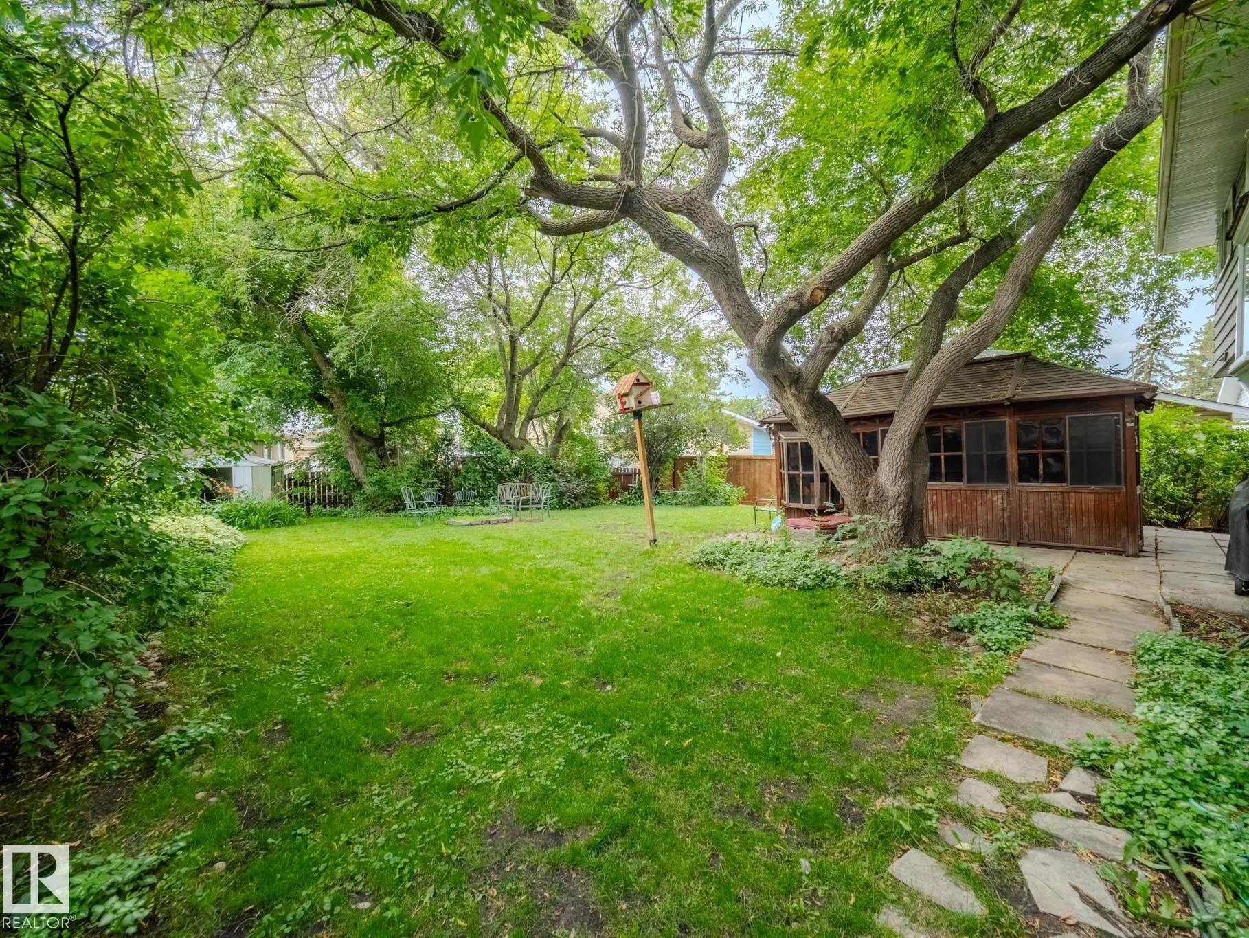 32 GARFIELD Crescent