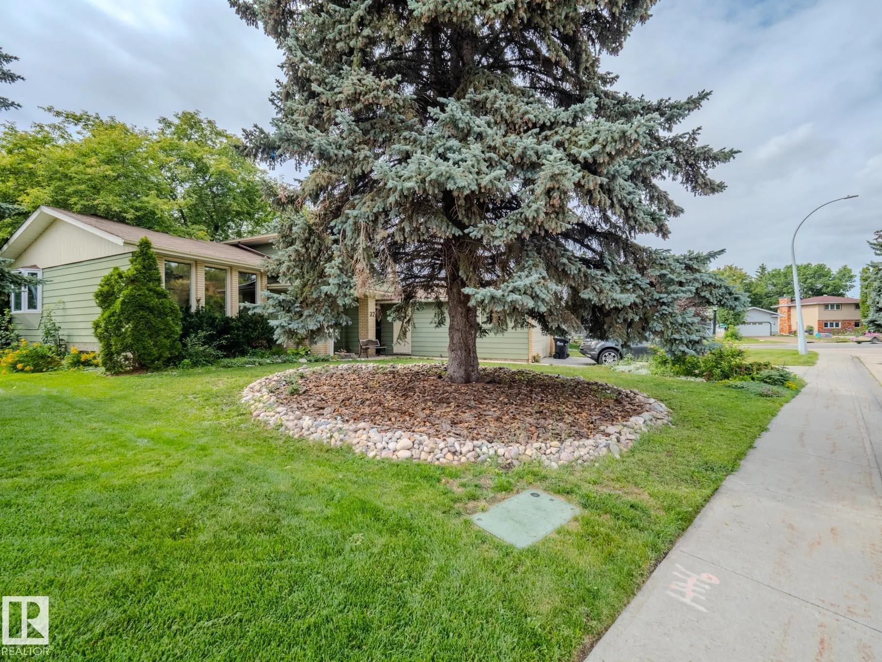 32 GARFIELD Crescent