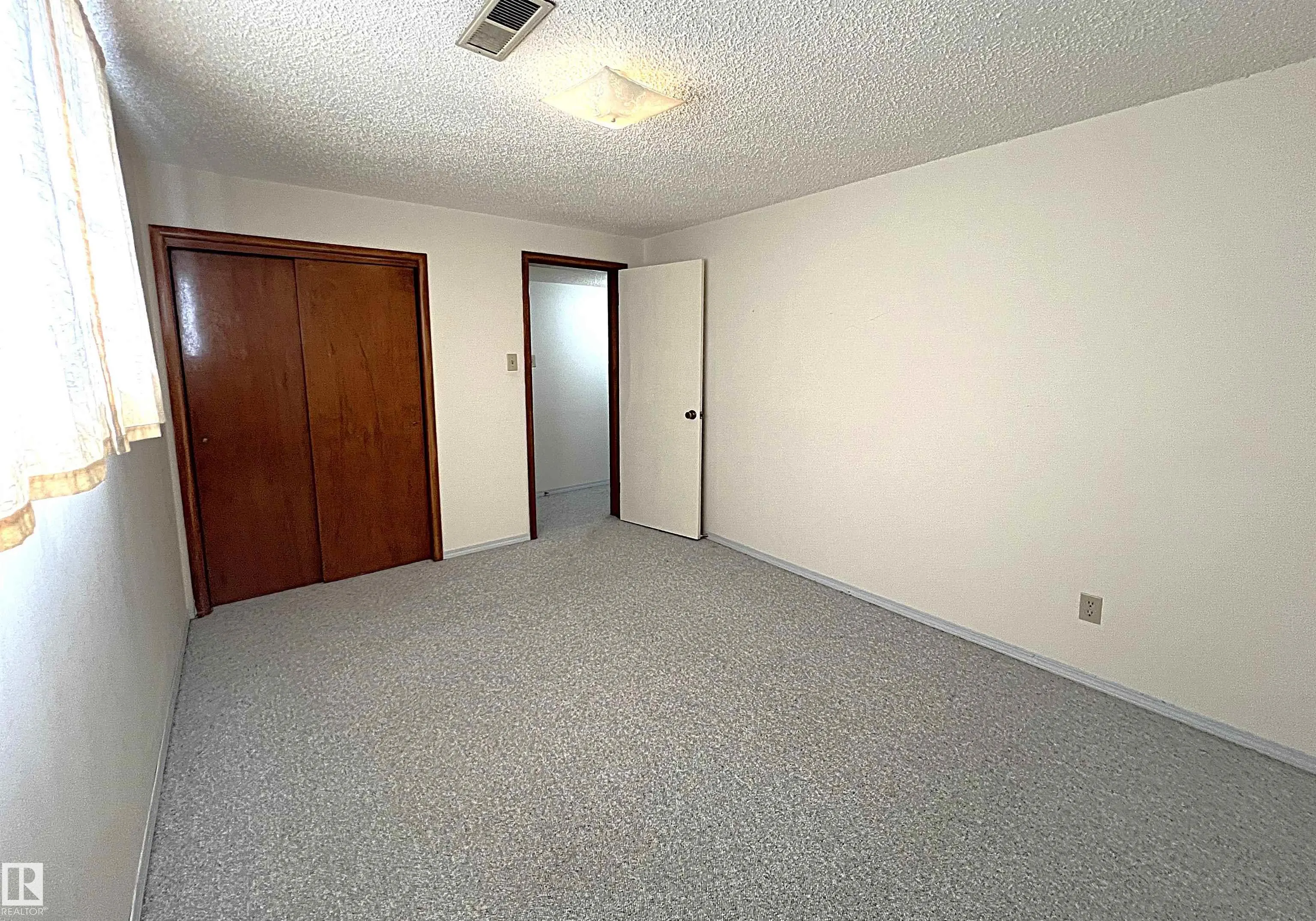 8507 8509 128 Avenue