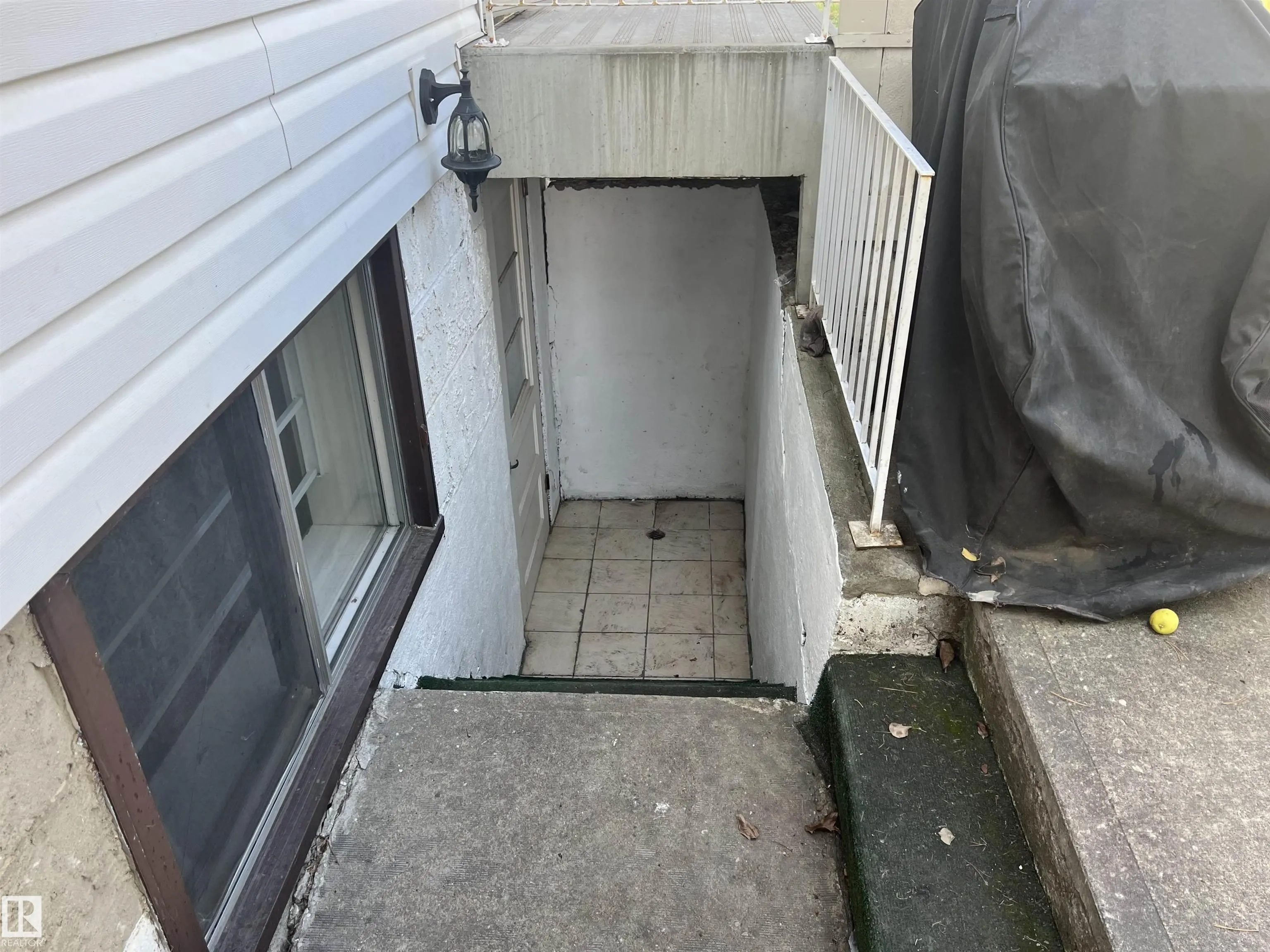 8507 8509 128 Avenue