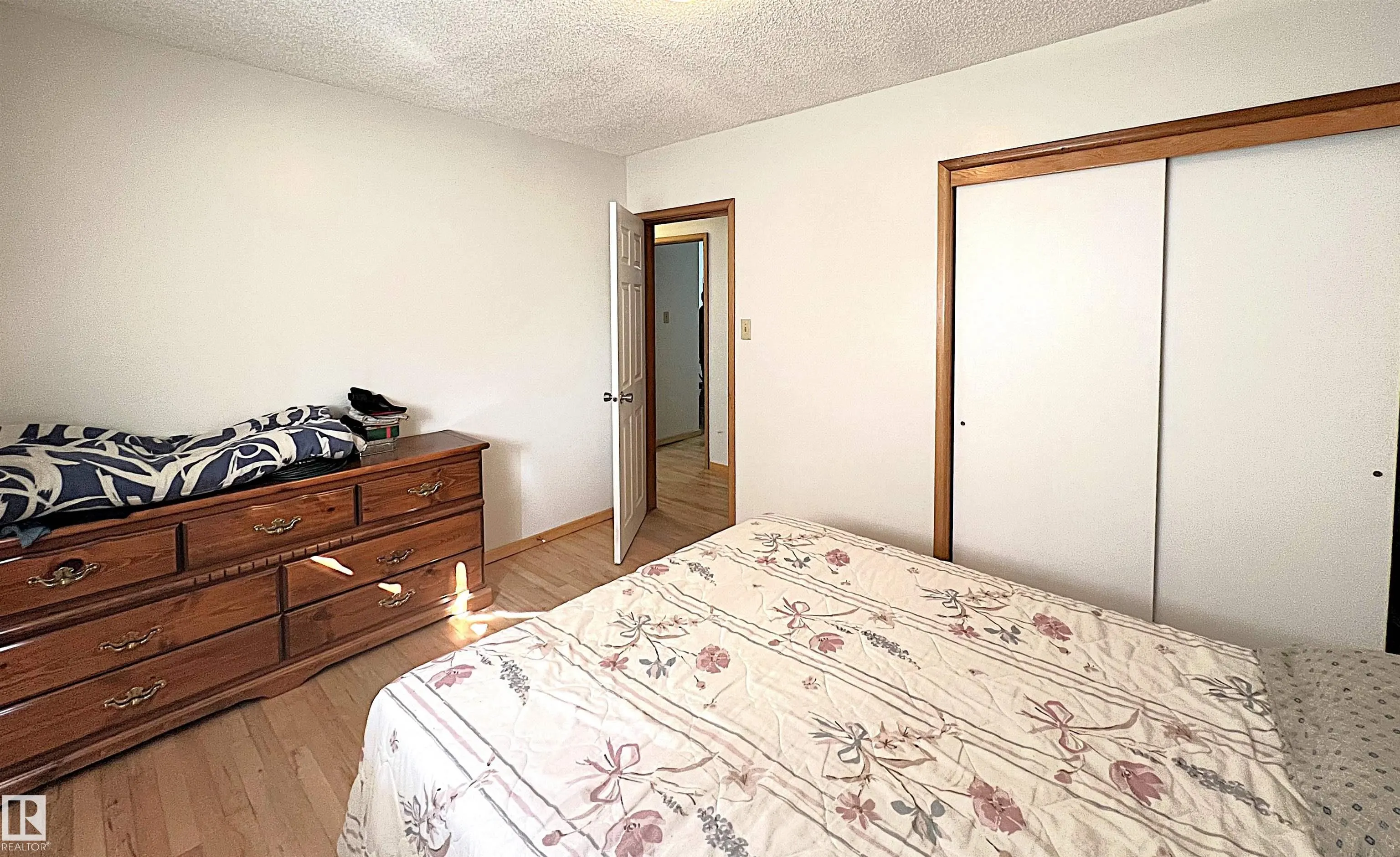 8507 8509 128 Avenue
