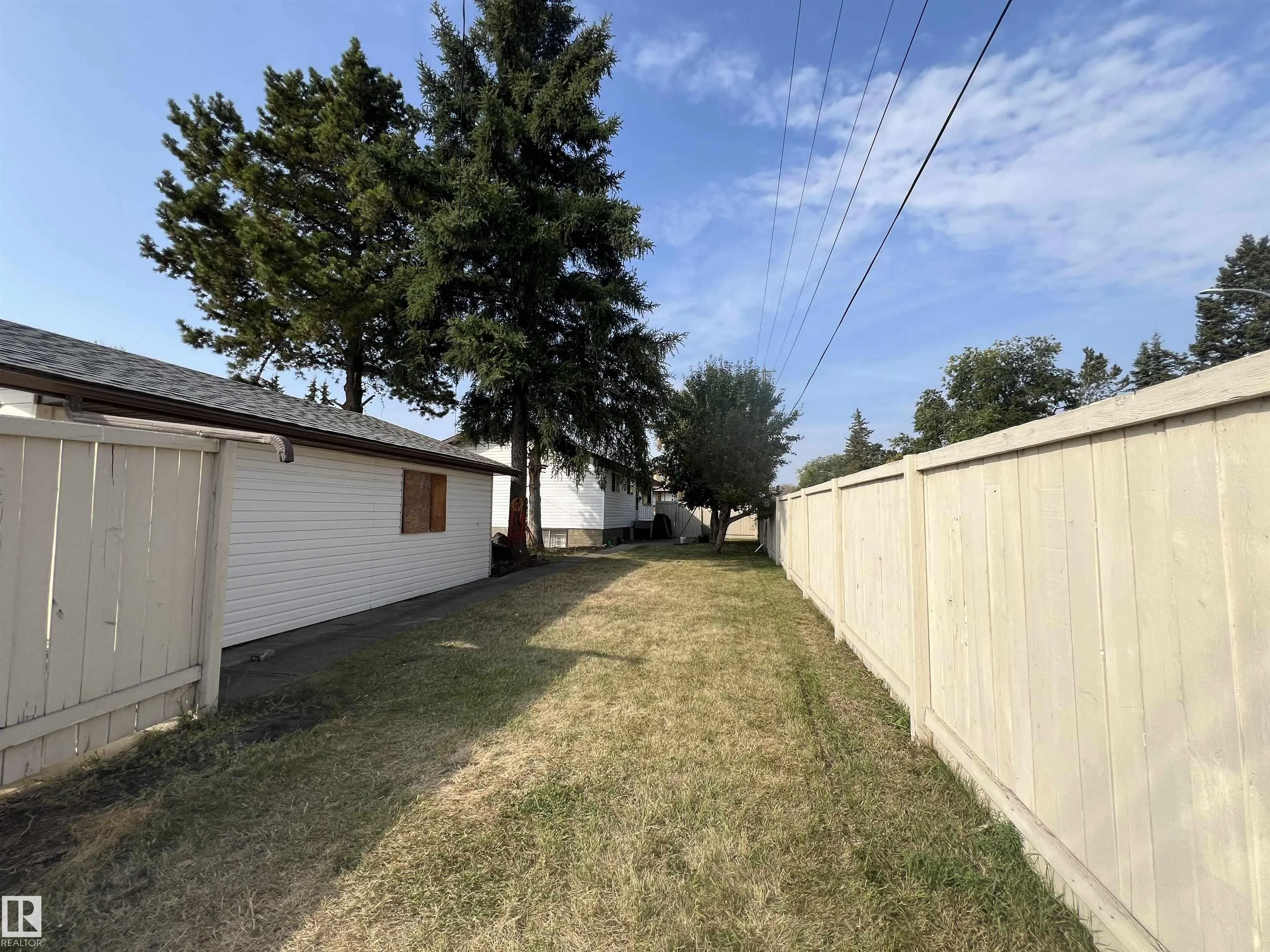 8507 8509 128 Avenue