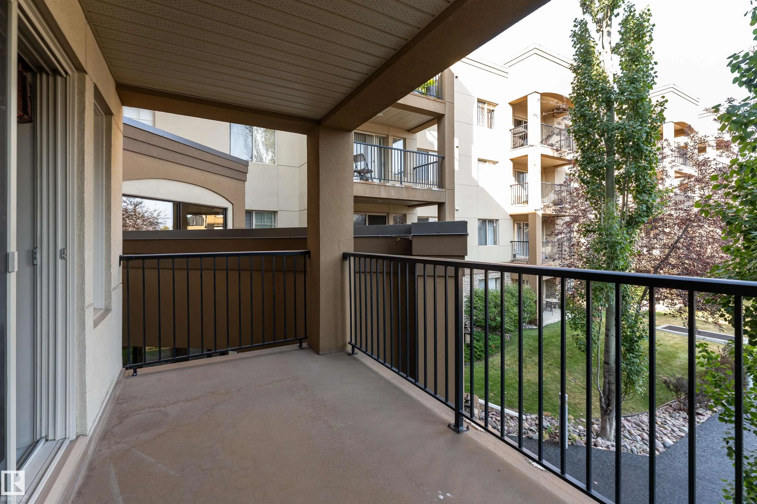 400 Palisades Way