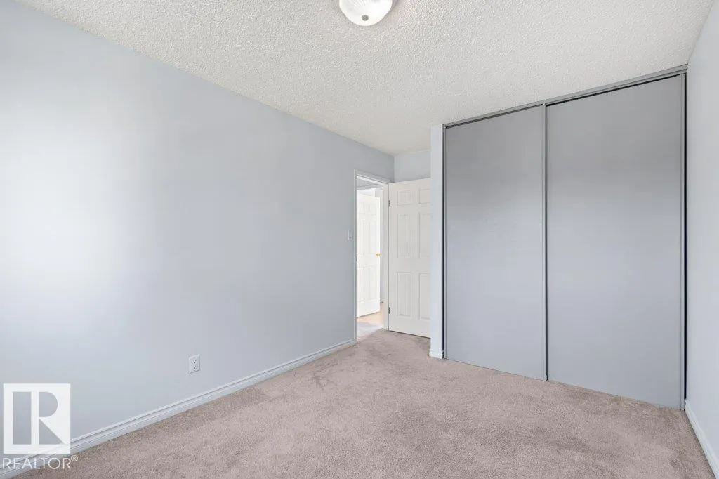 122 PRIMROSE GARDENS Gardens