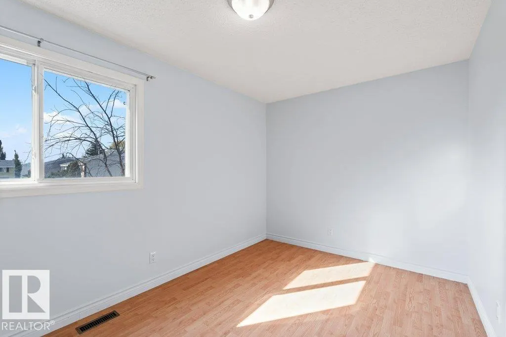 122 PRIMROSE GARDENS Gardens