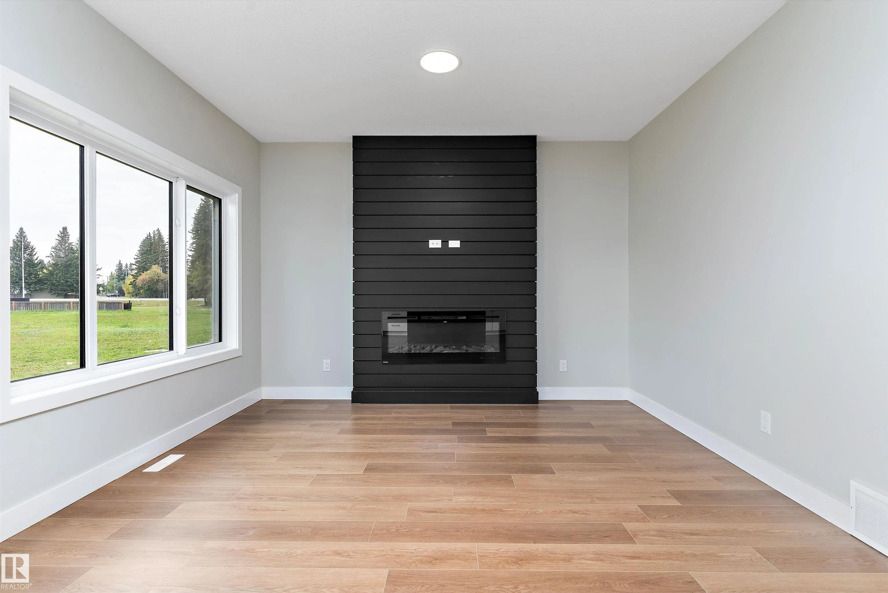 1 Evergreen Crescent