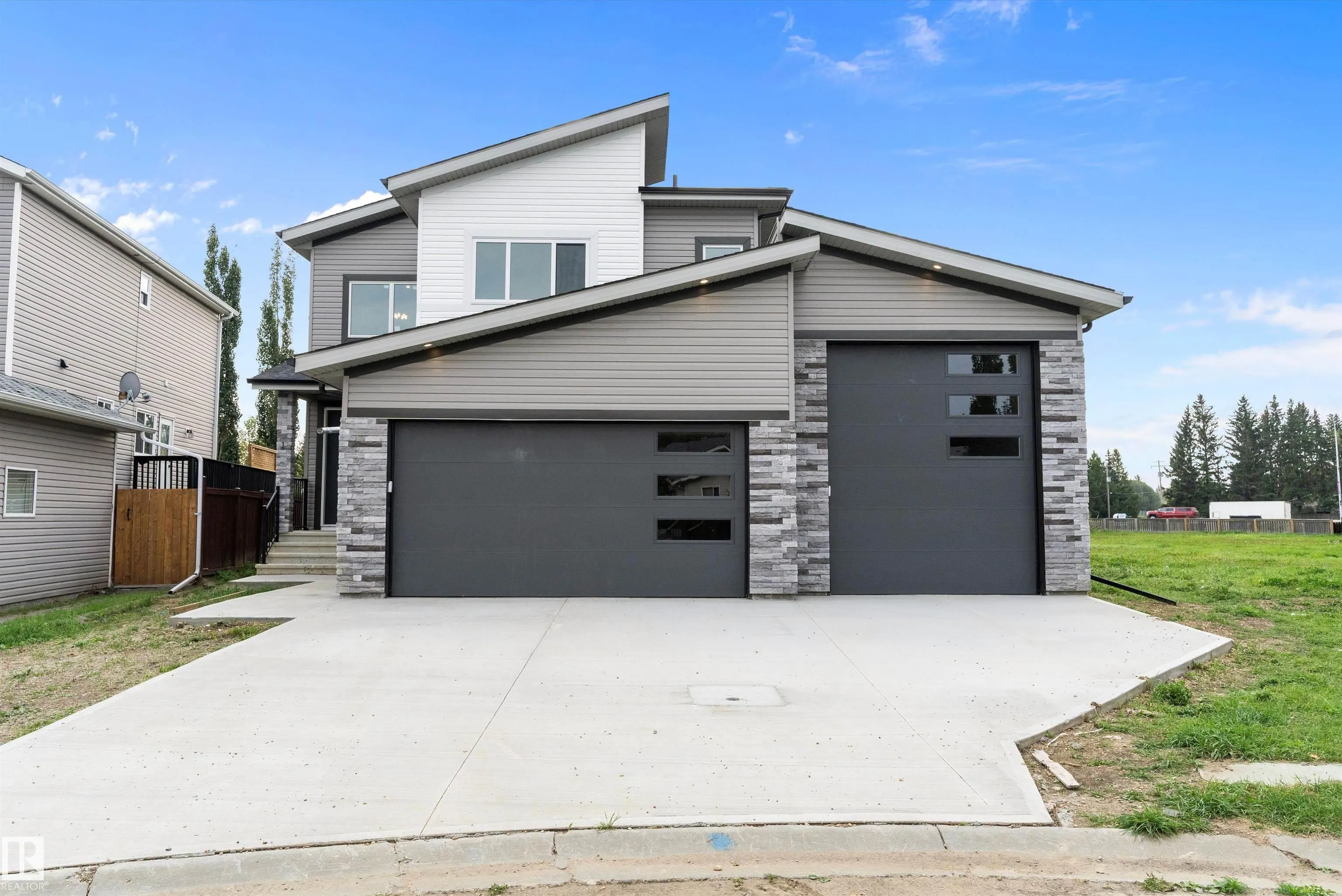 1 Evergreen Crescent