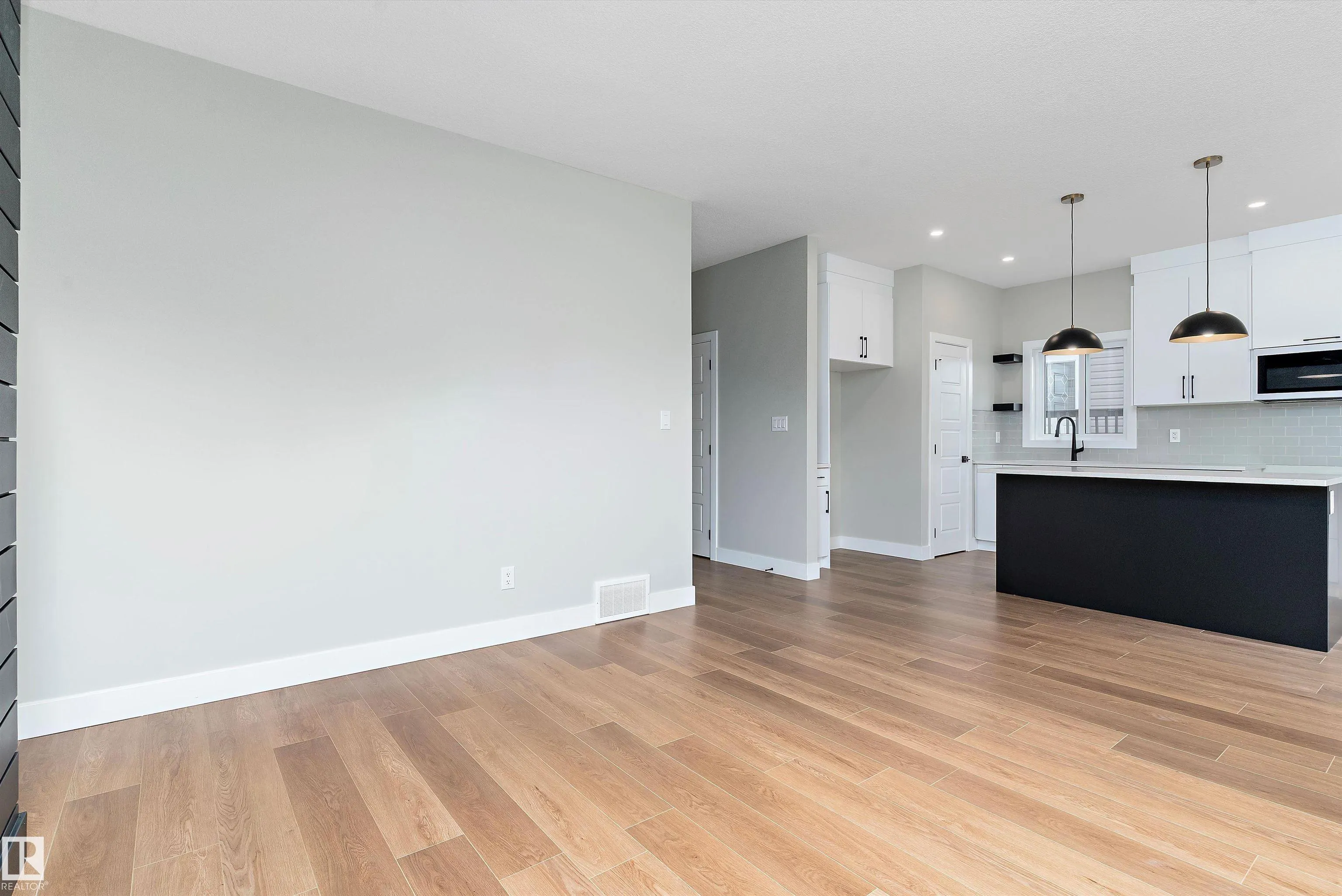 1 Evergreen Crescent