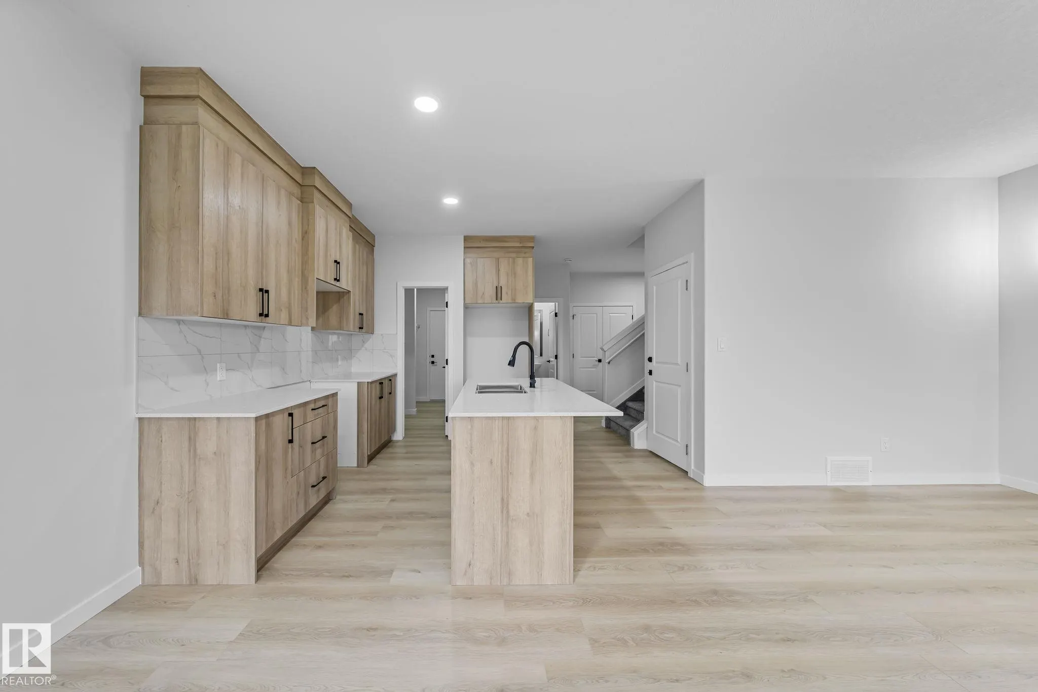 6385 KING Wynd