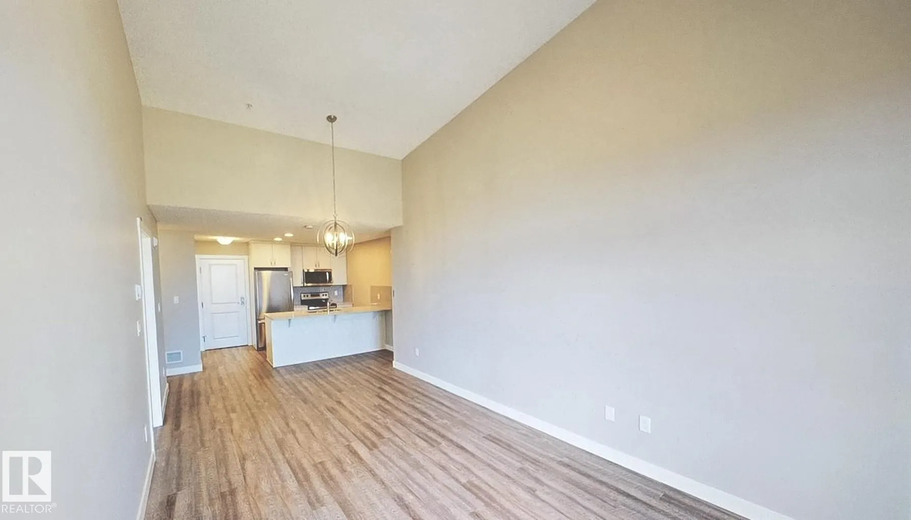 1506 TAMARACK Boulevard