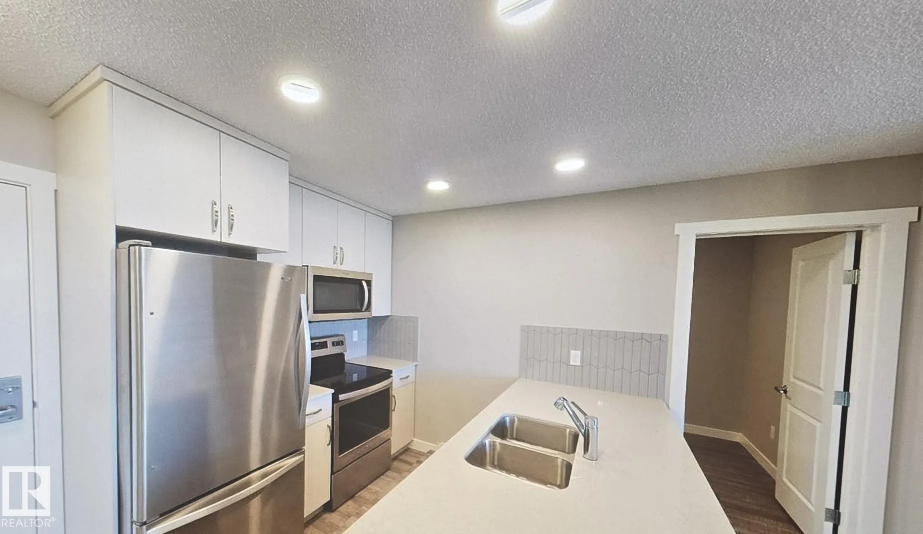 1506 TAMARACK Boulevard