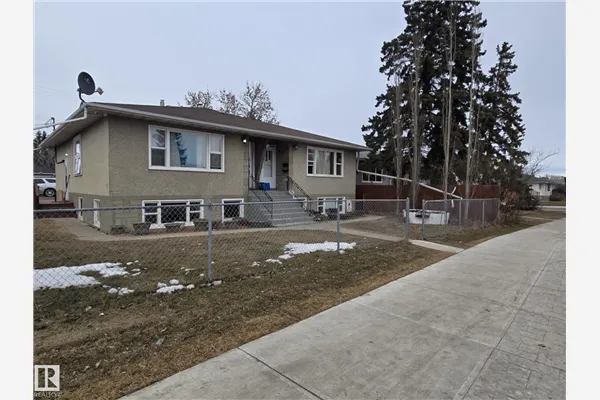 6422 - 6424 132 Avenue