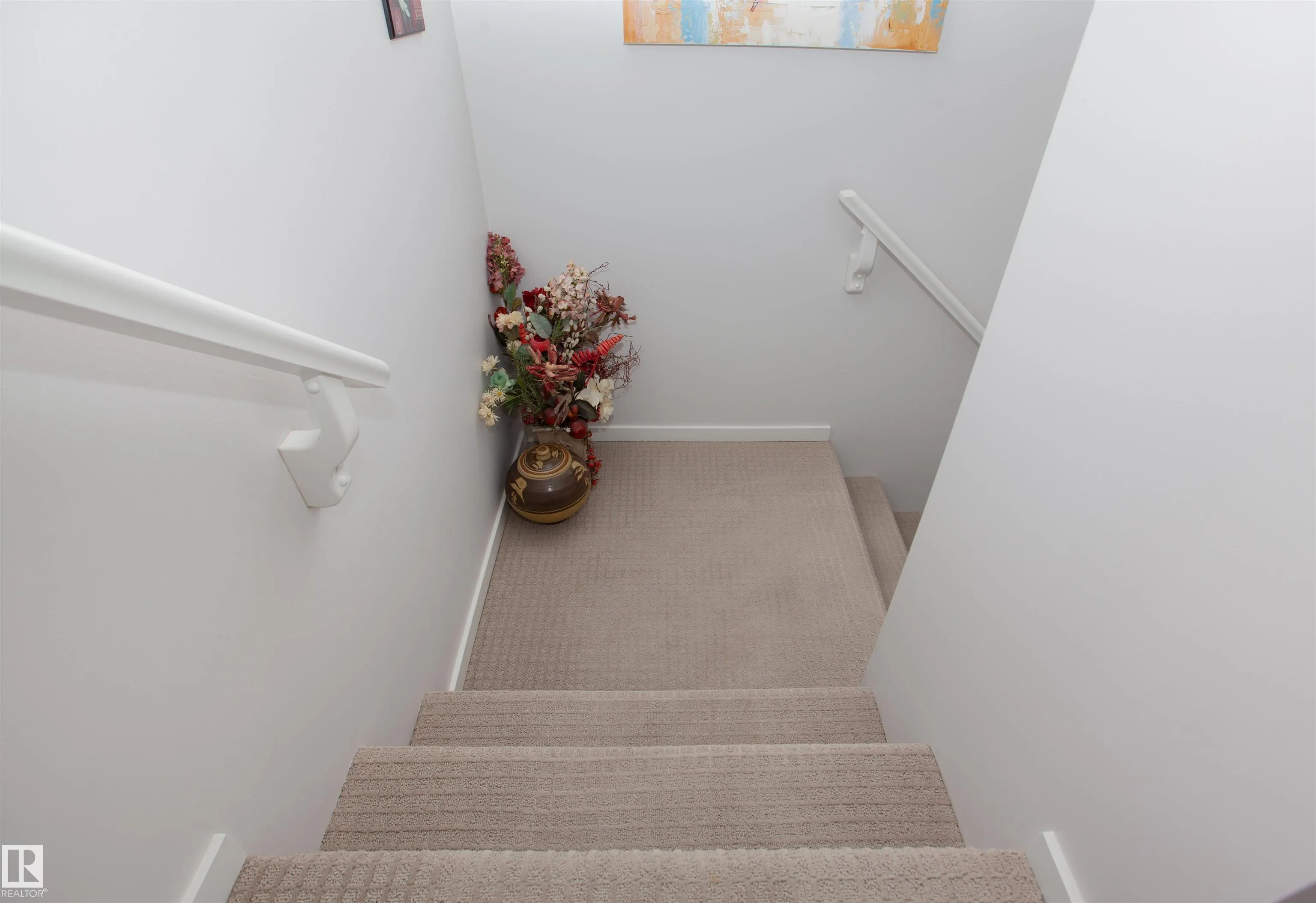 2902 MAPLE Way