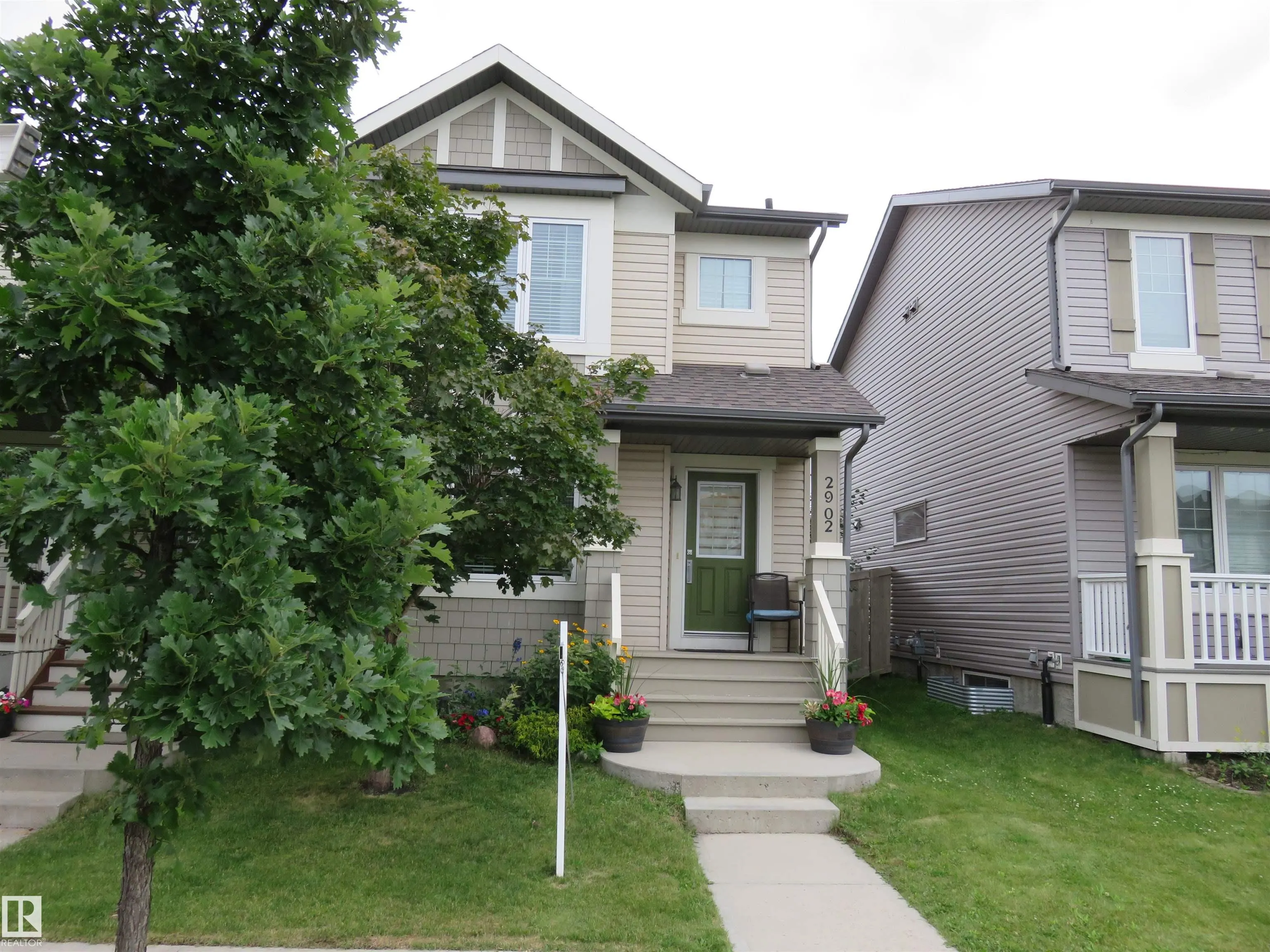 2902 MAPLE Way