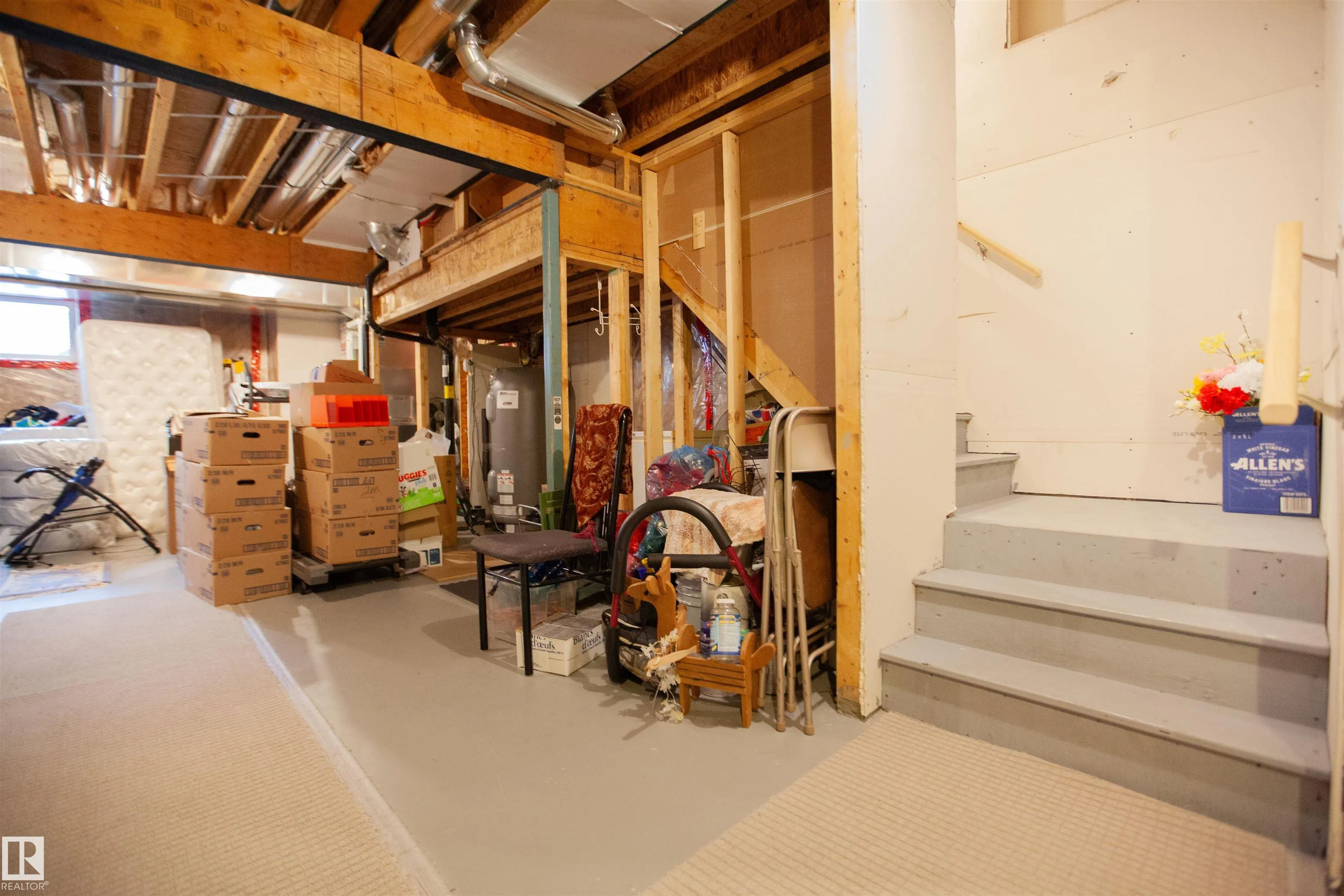 2902 MAPLE Way
