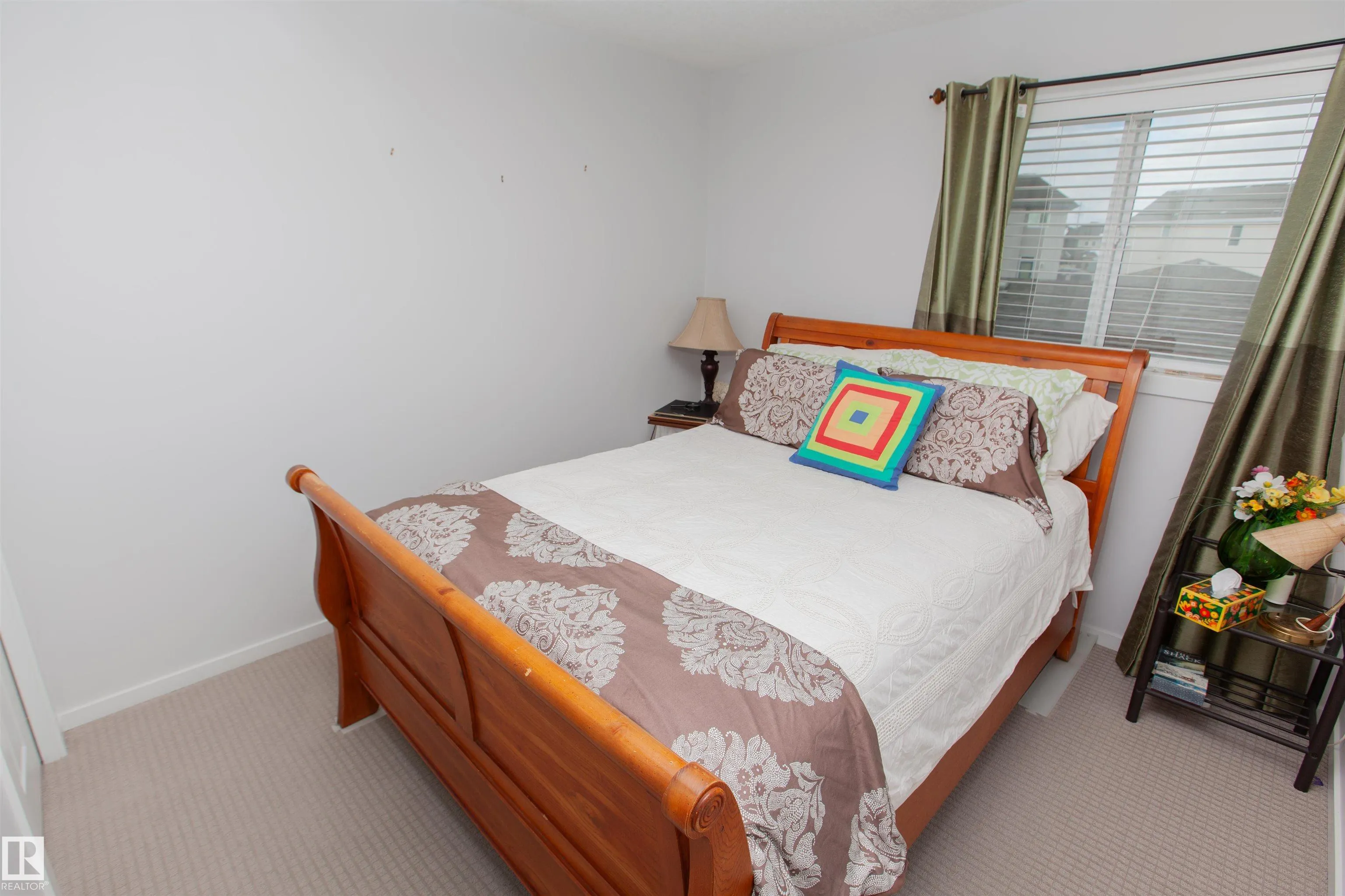 2902 MAPLE Way