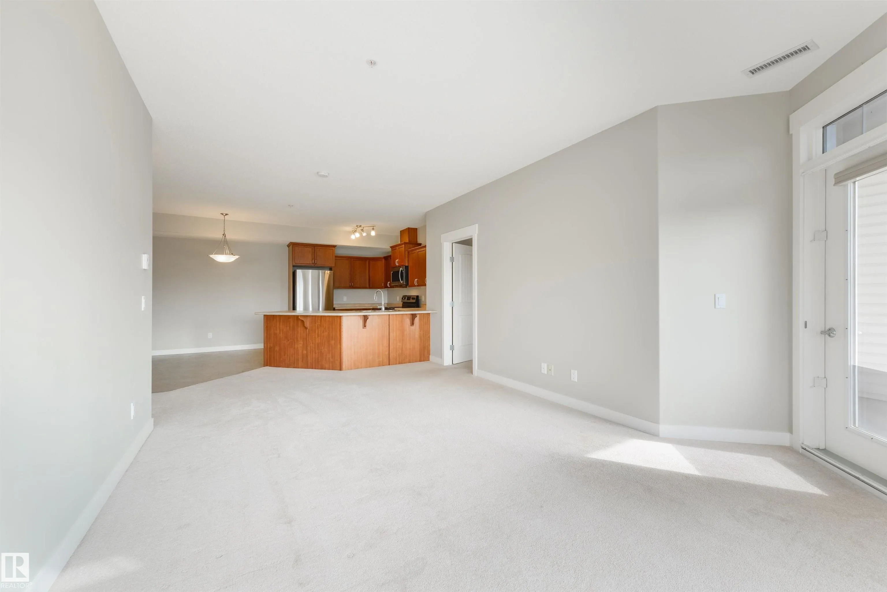511 QUEEN Street