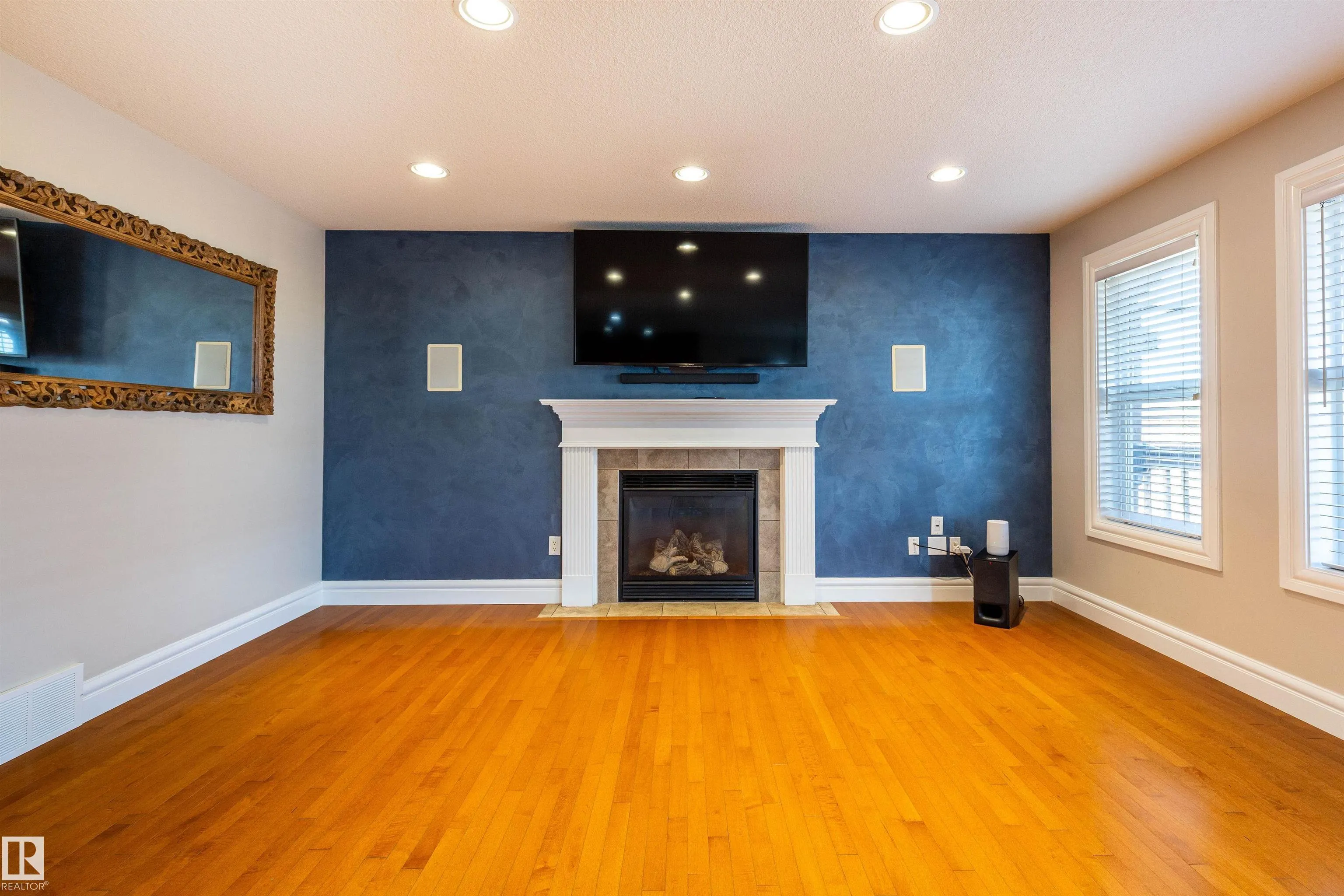4224 157 AV