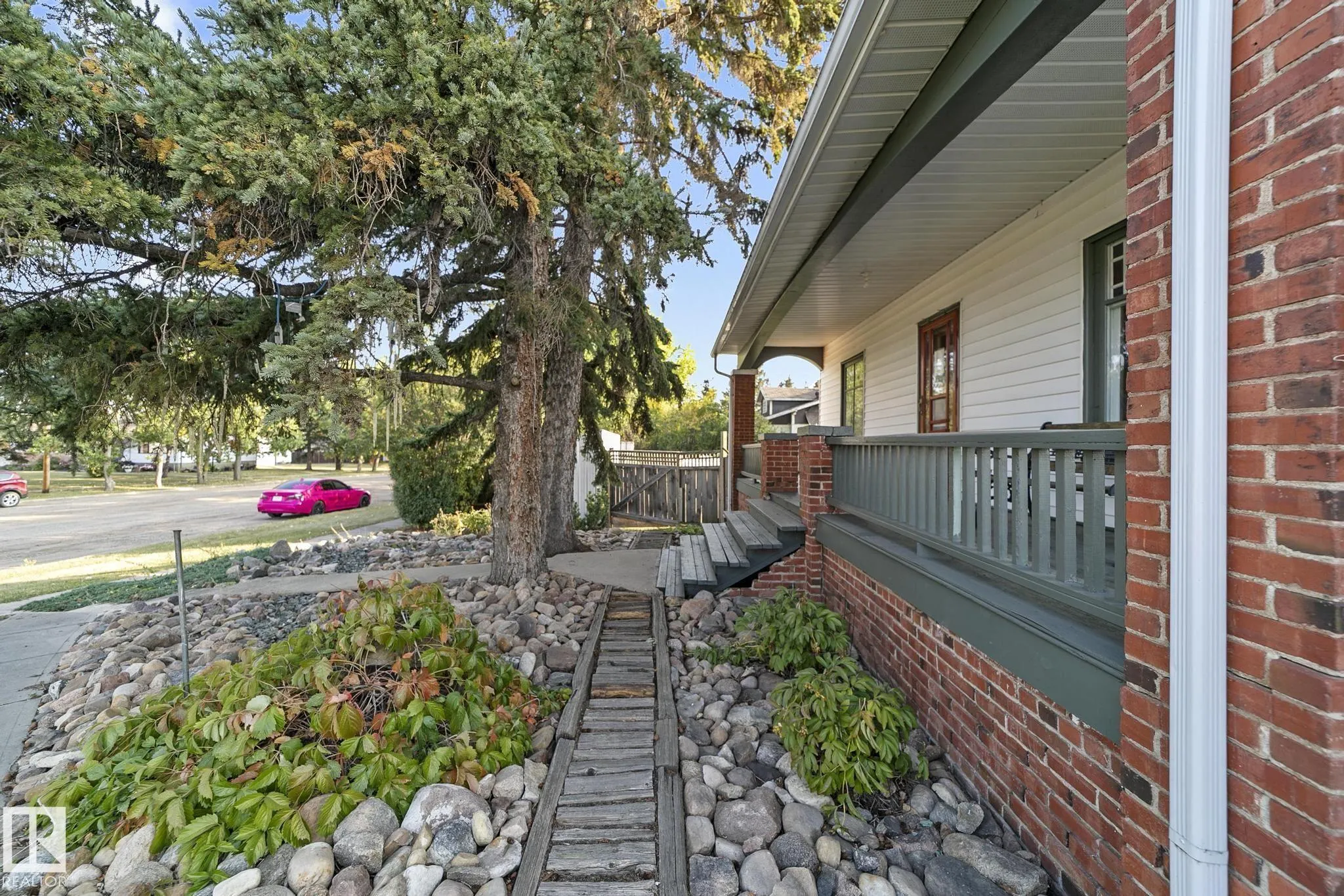 4803 50 (Mcleod Street) Street