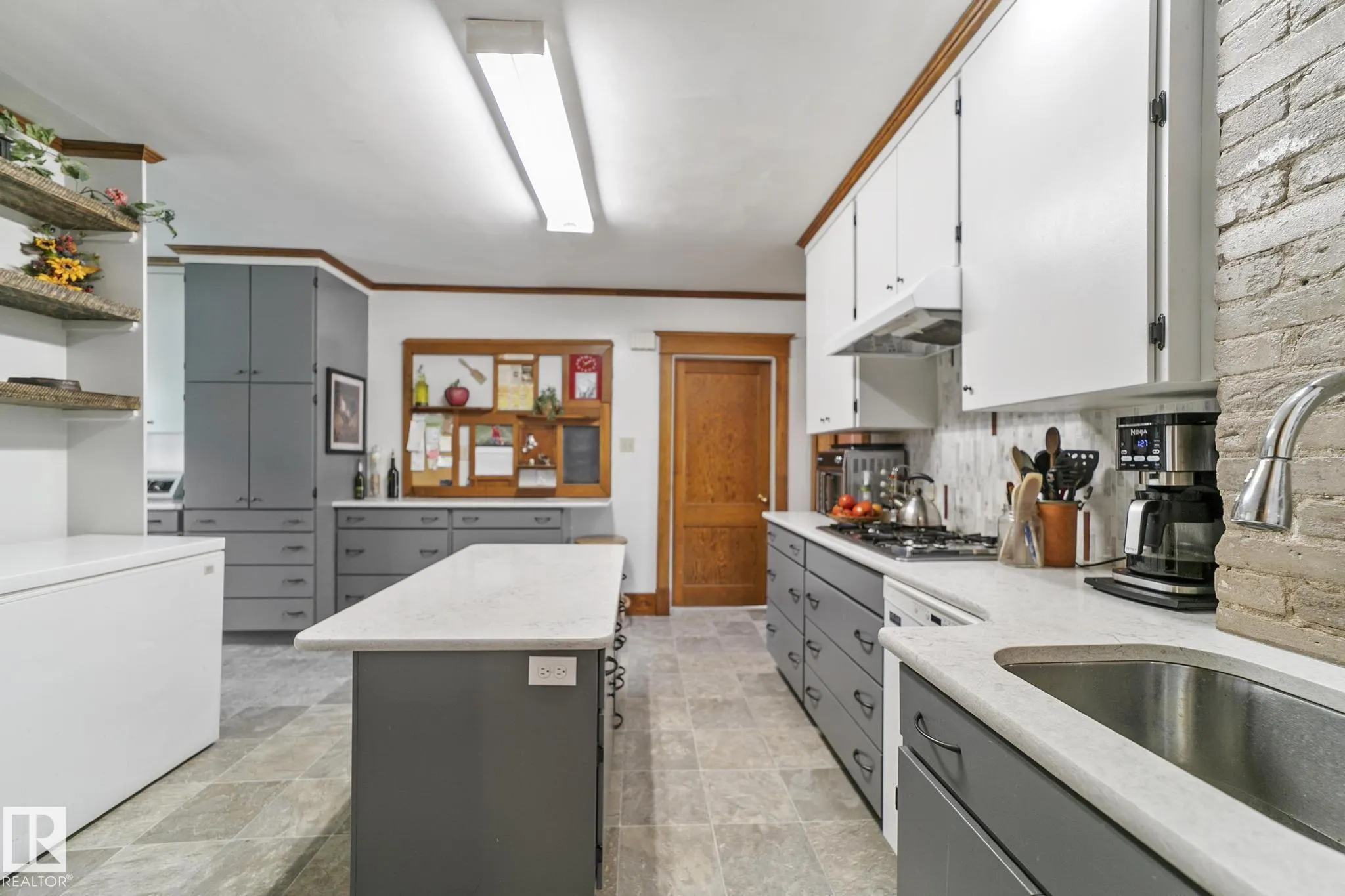4803 50 (Mcleod Street) Street