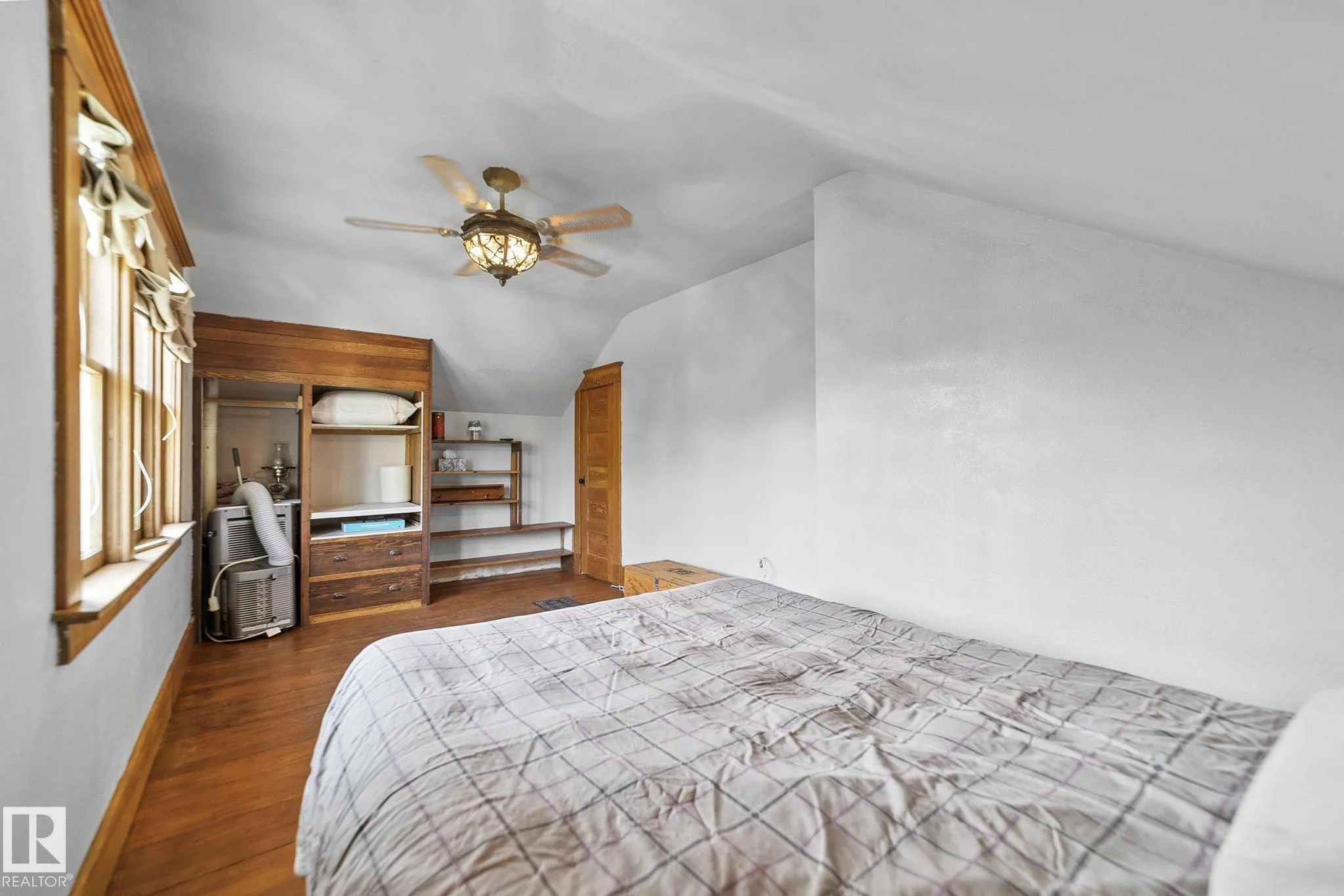 4803 50 (Mcleod Street) Street