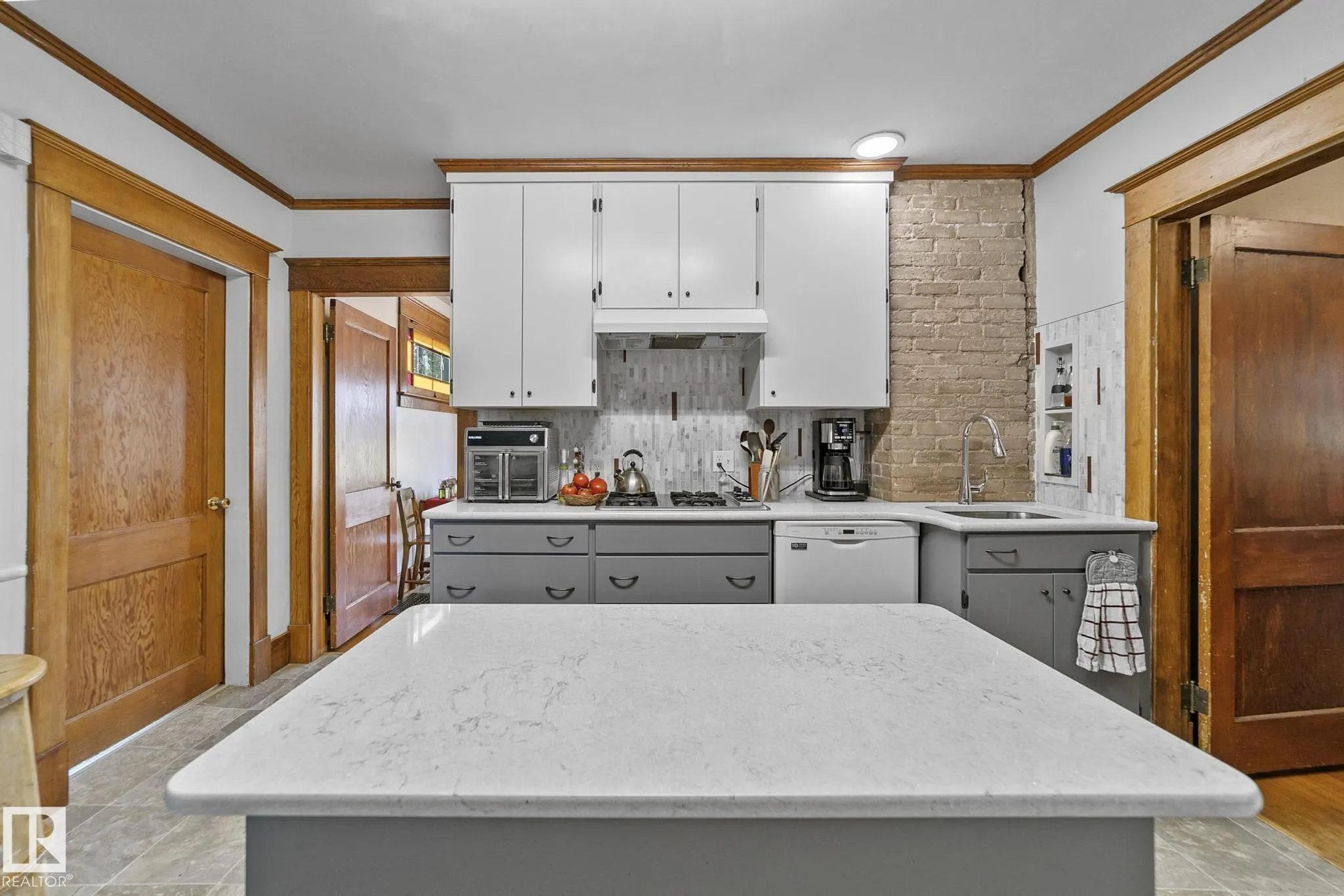 4803 50 (Mcleod Street) Street