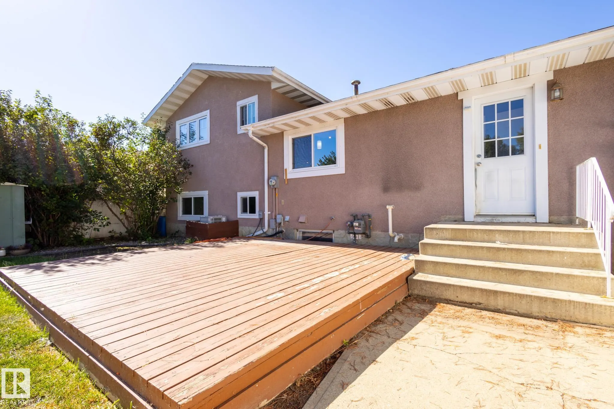 16 LAROSE Drive