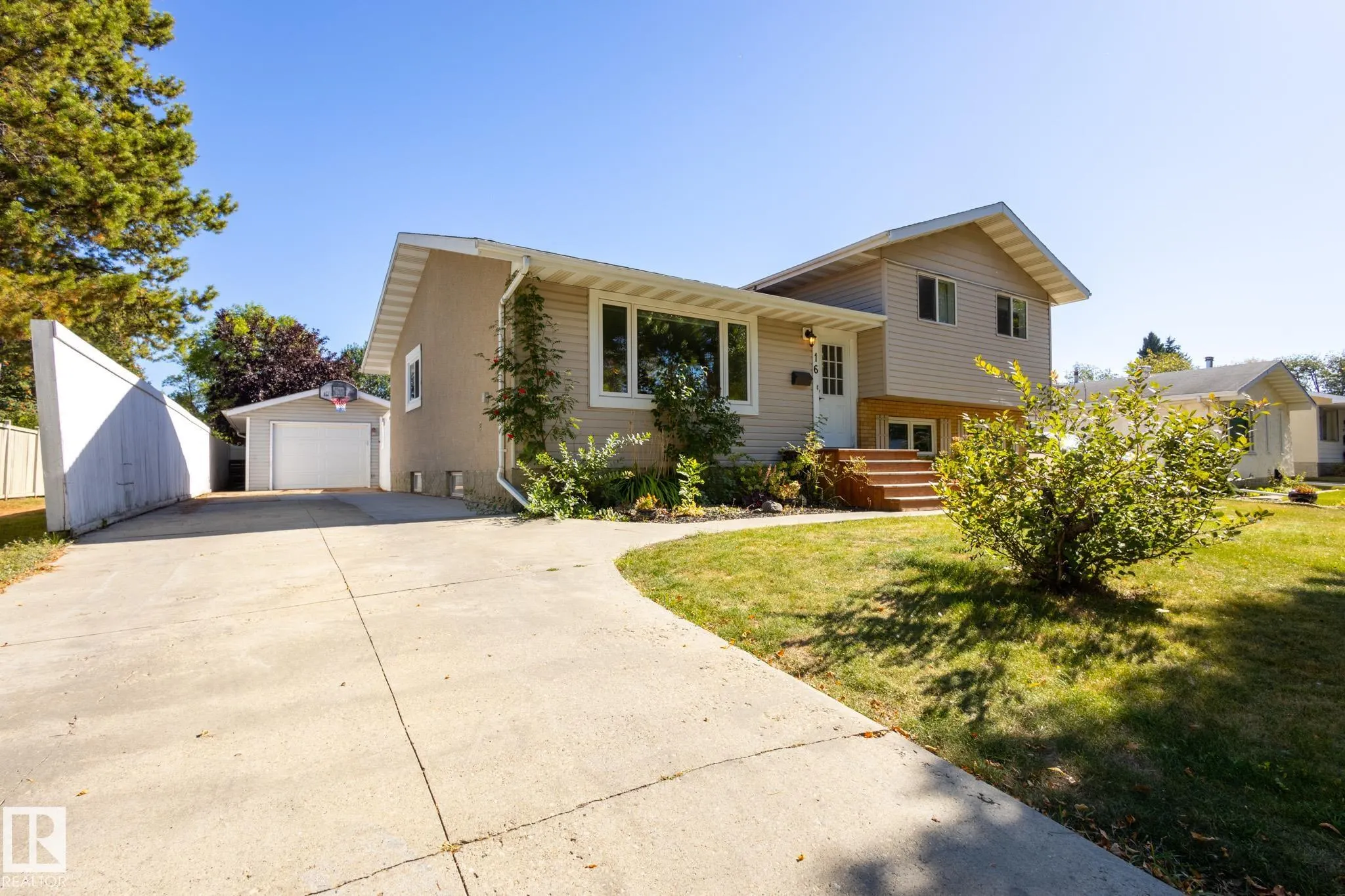16 LAROSE Drive