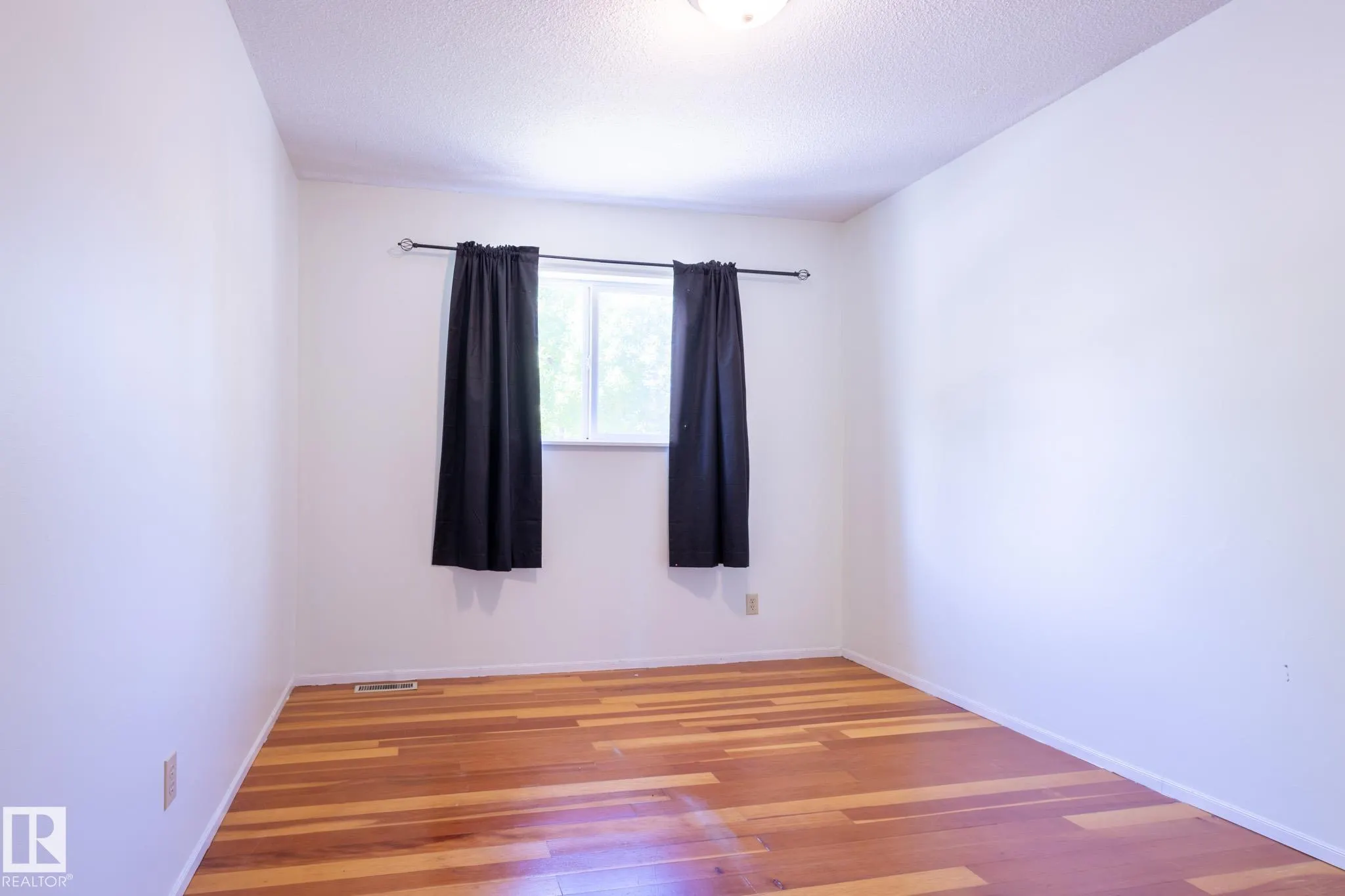 16 LAROSE Drive