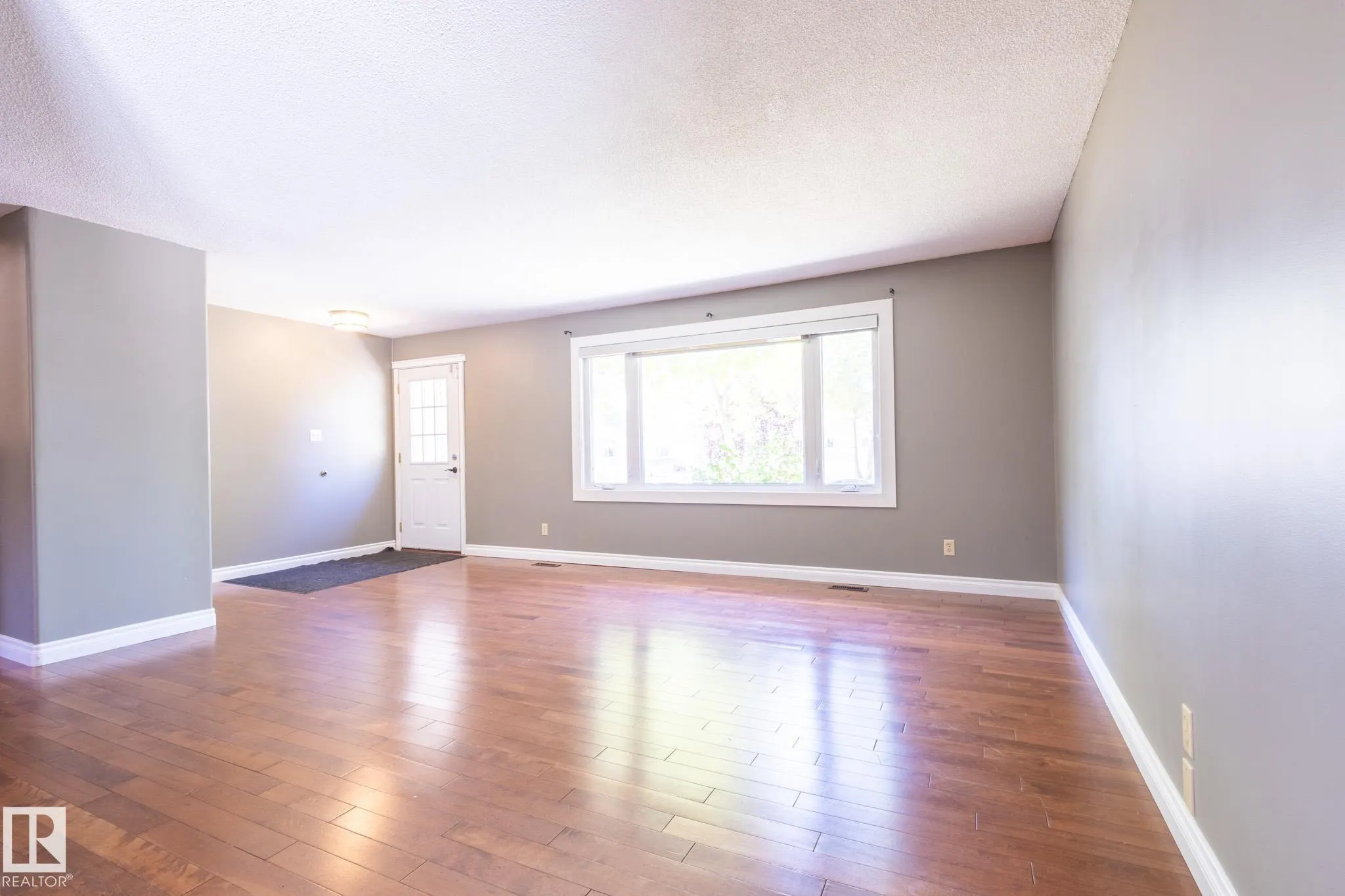 16 LAROSE Drive
