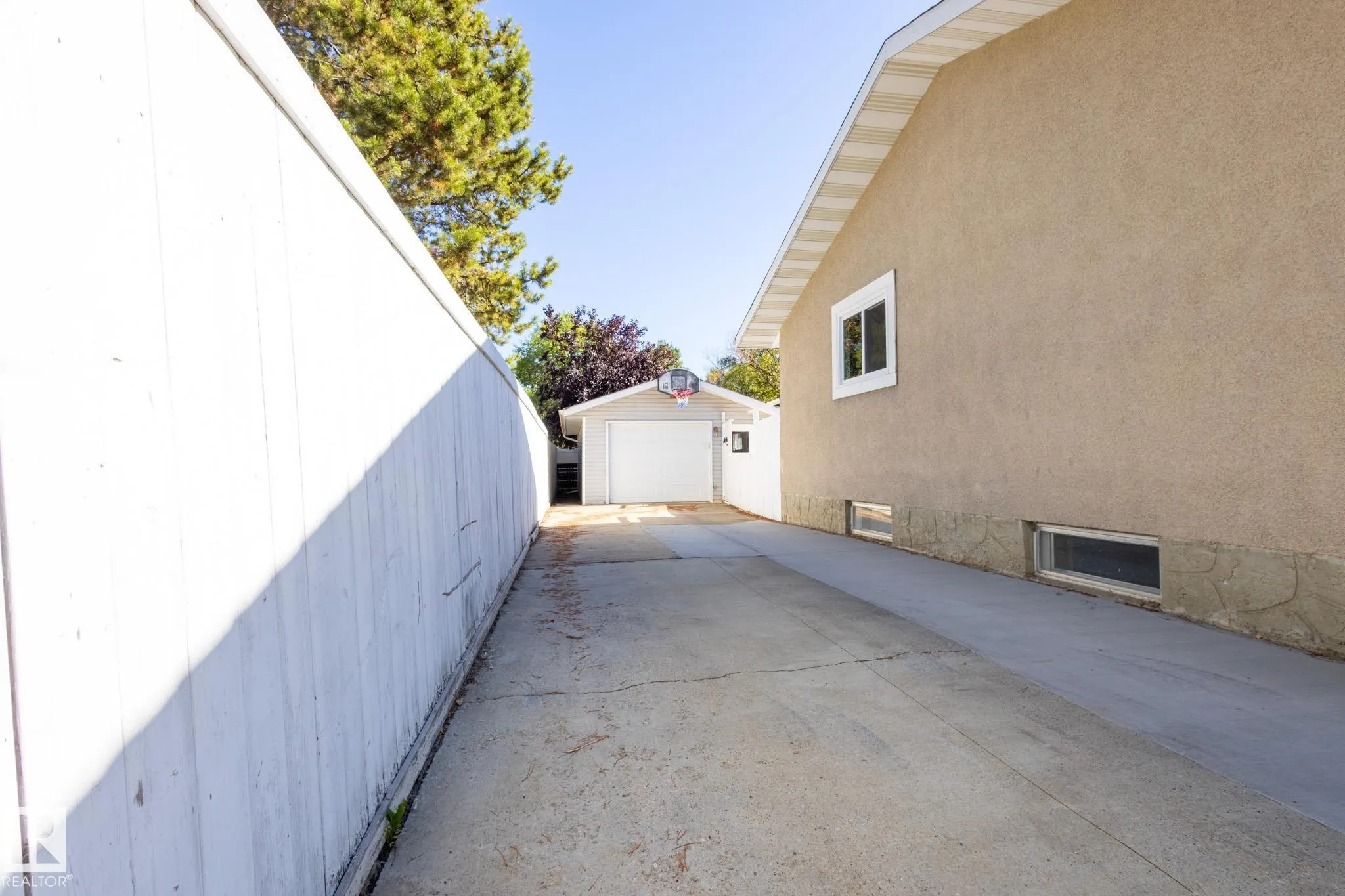 16 LAROSE Drive