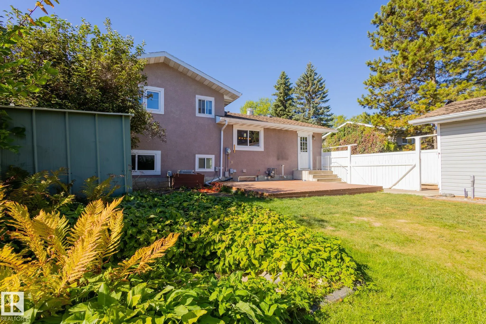 16 LAROSE Drive