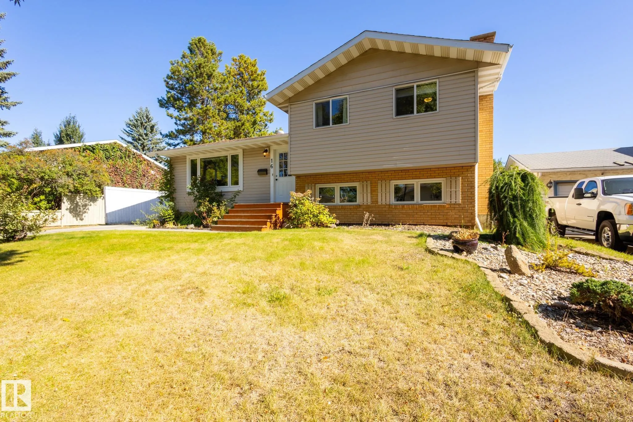 16 LAROSE Drive