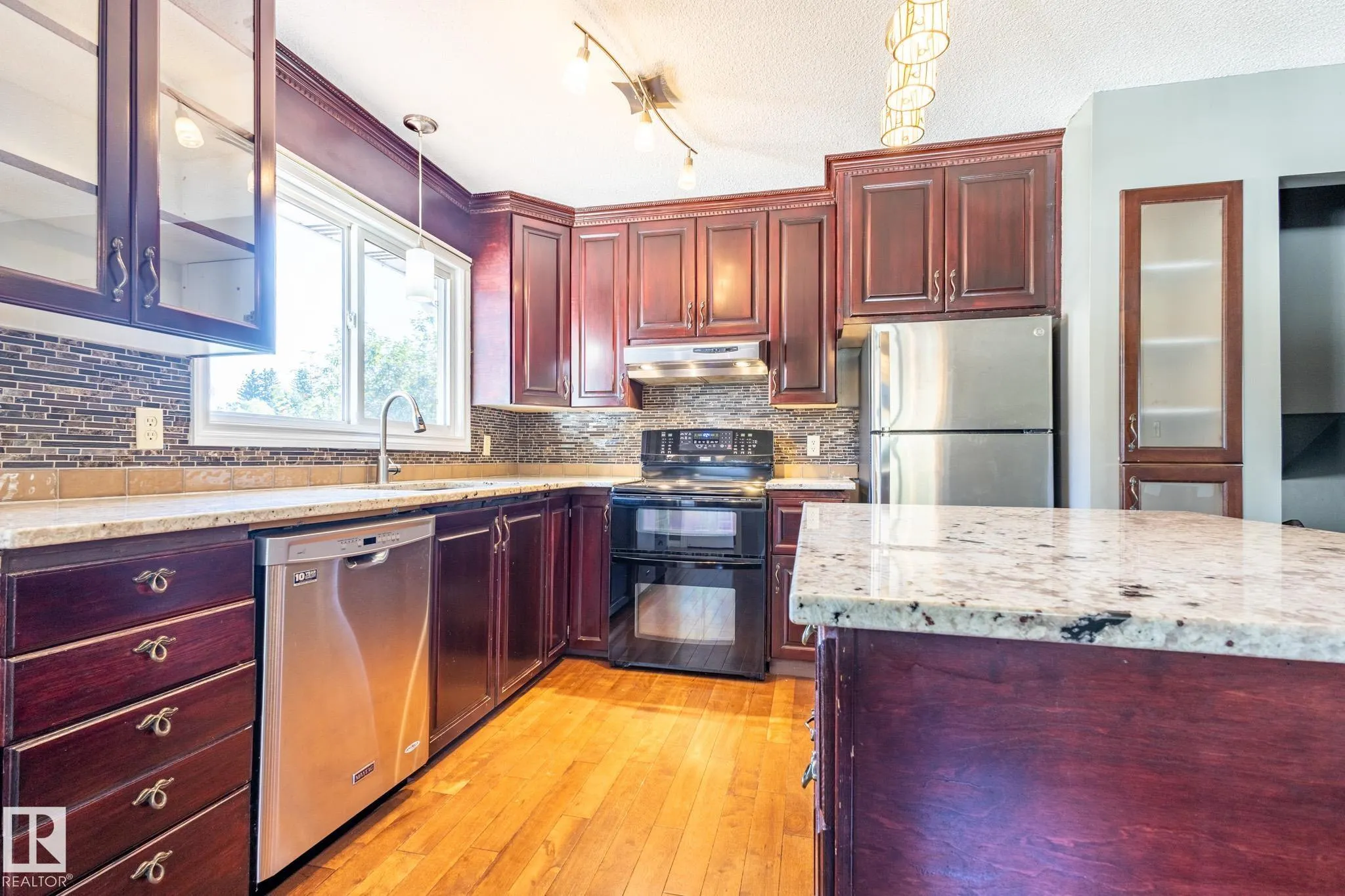 16 LAROSE Drive