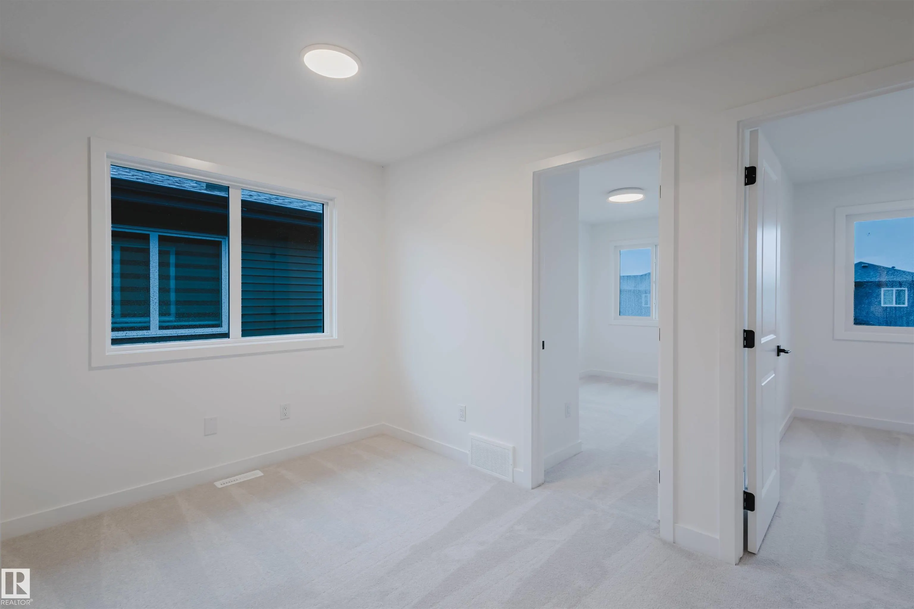 7 Cobblestone Gate