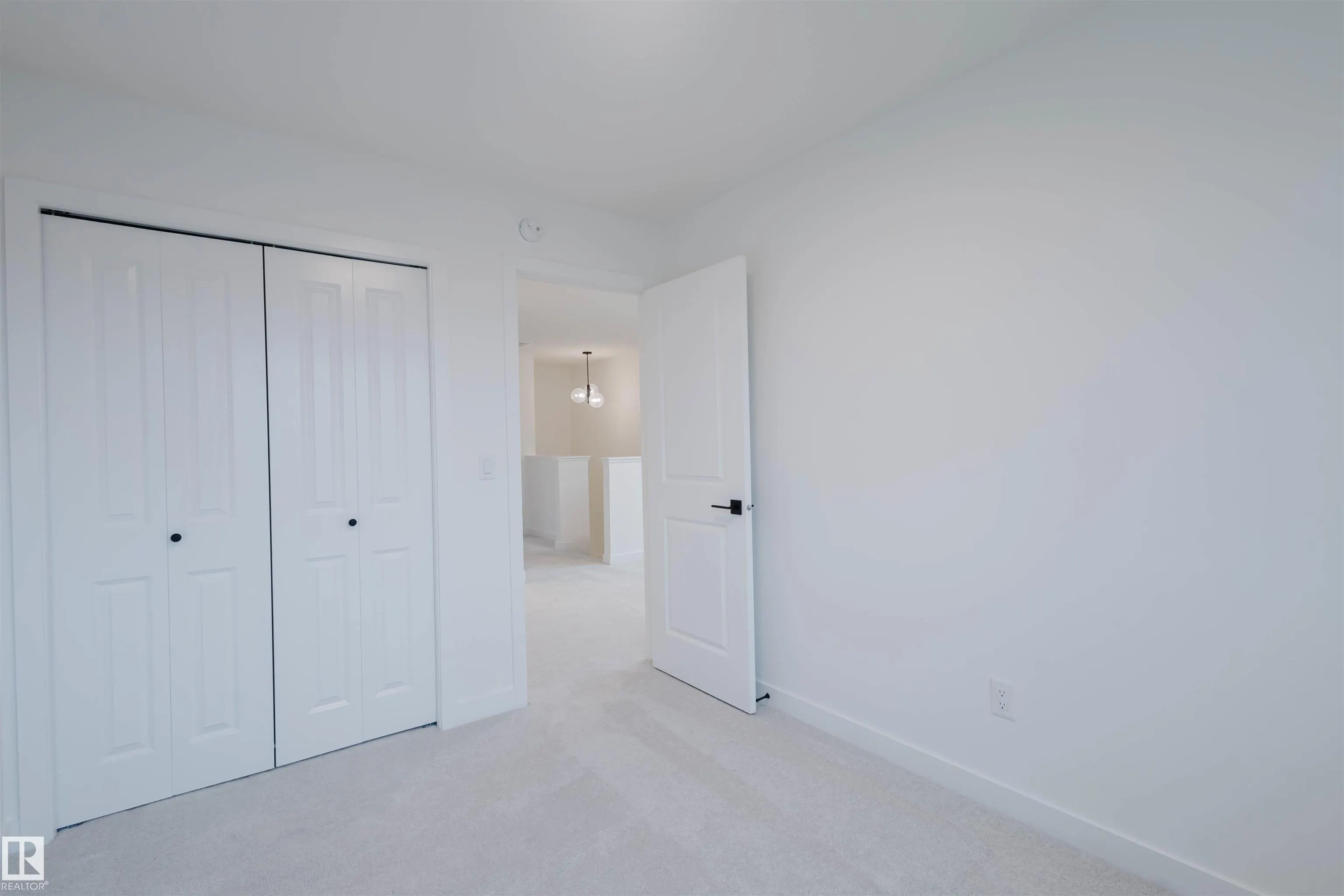 7 Cobblestone Gate
