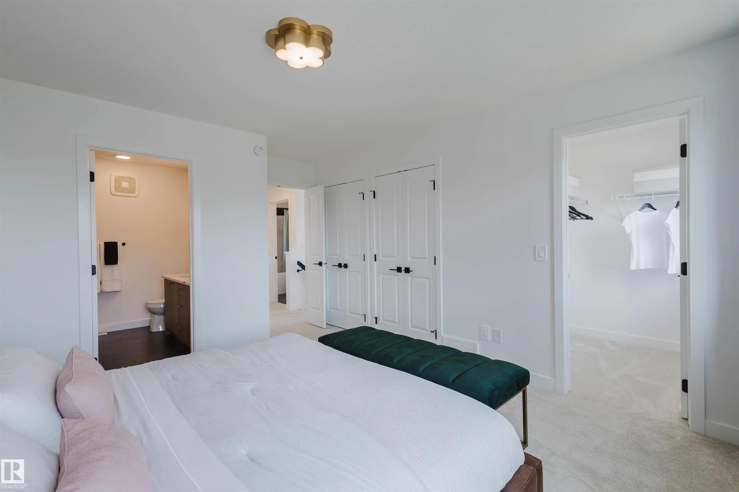 2131 CROSSBILL Lane