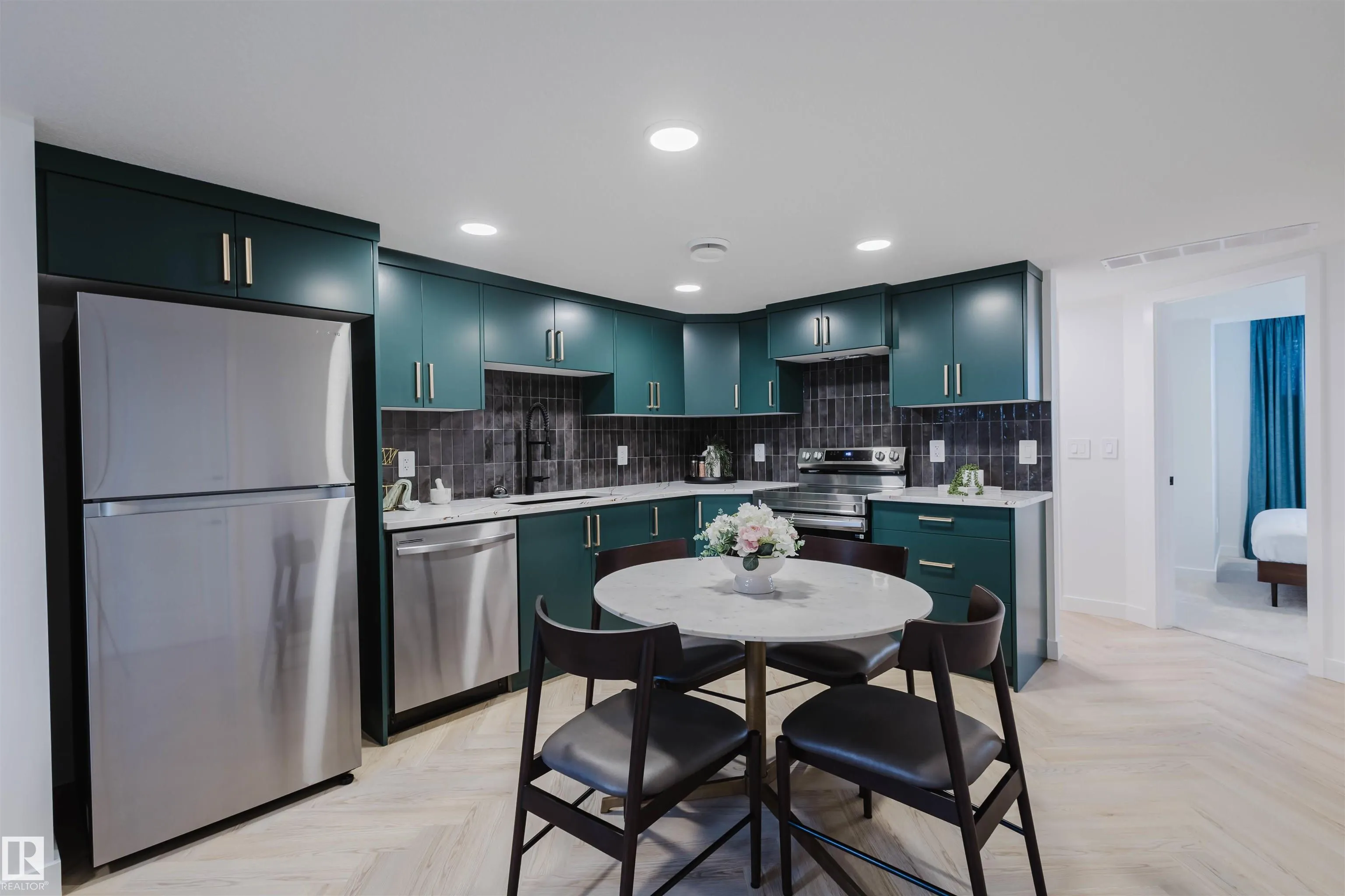 2131 CROSSBILL Lane