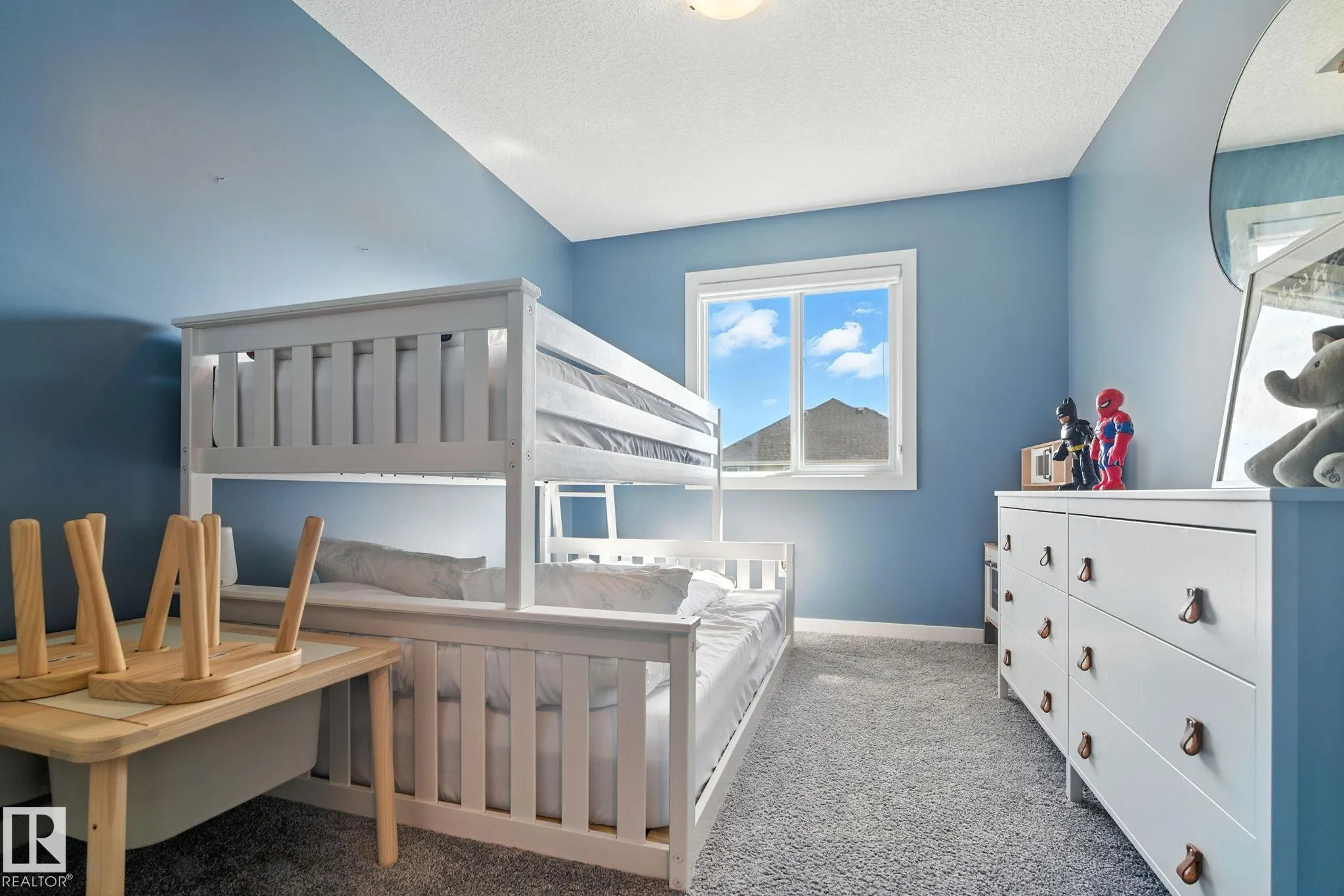 1721 DUMONT Crescent