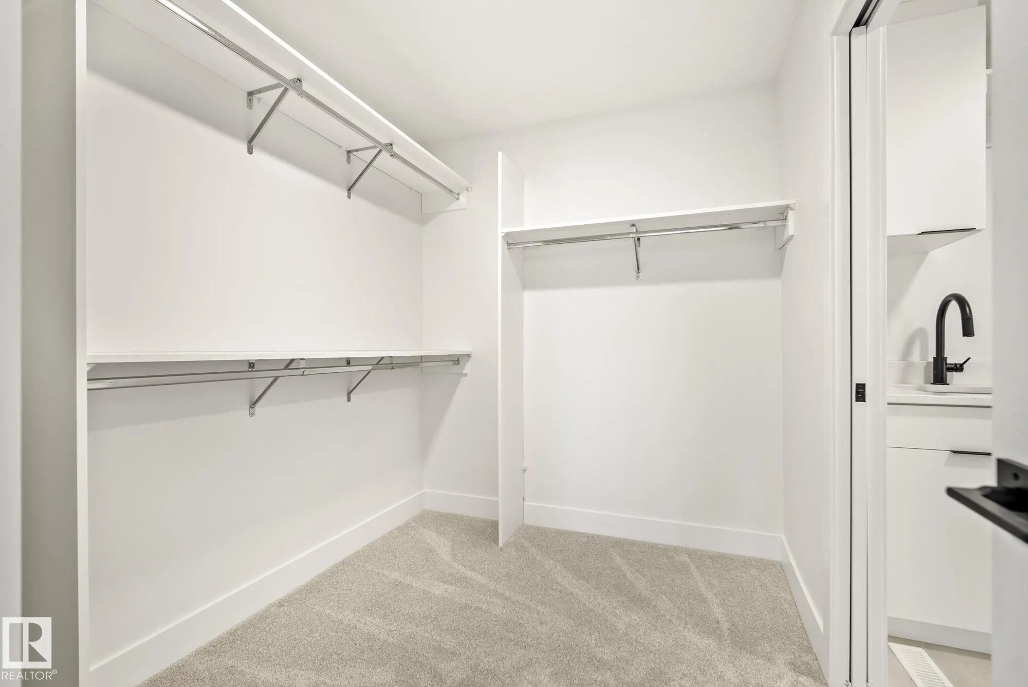7095 KIVIAQ Crescent