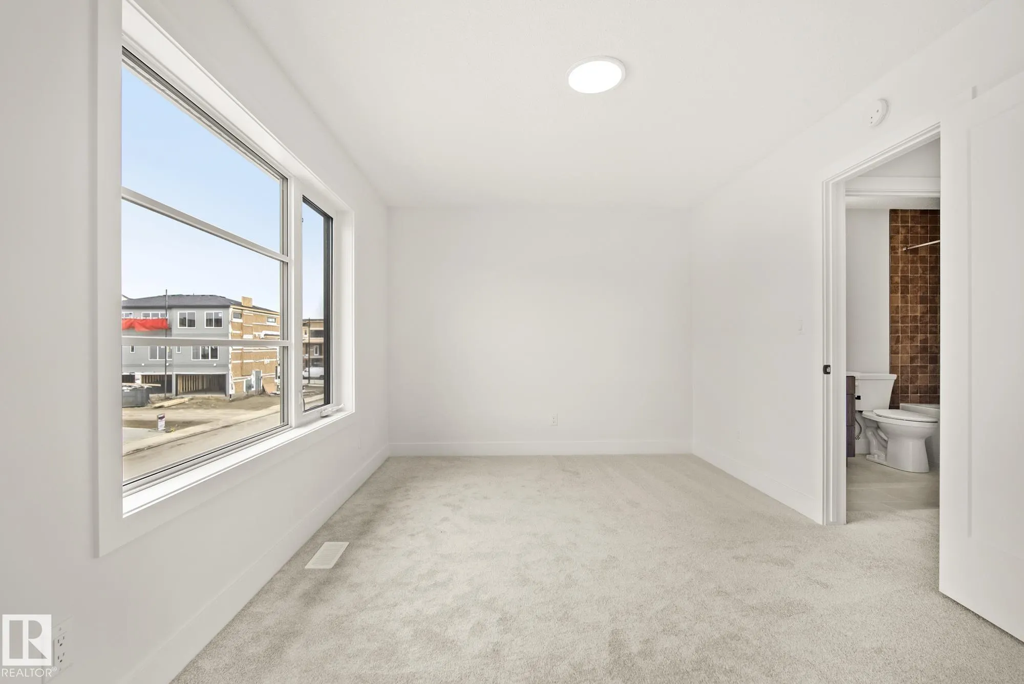 7095 KIVIAQ Crescent