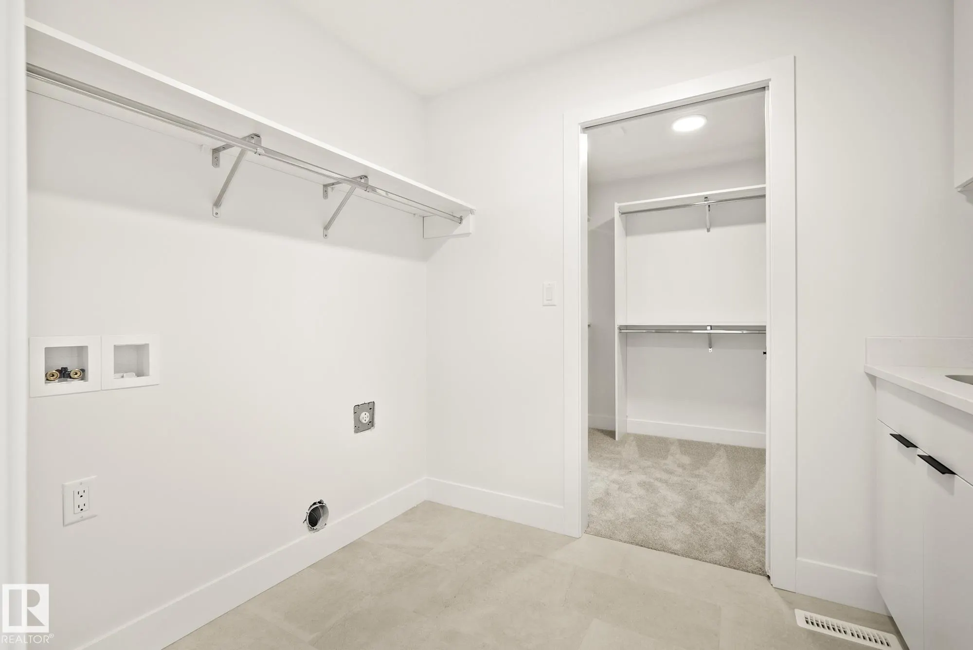 7095 KIVIAQ Crescent