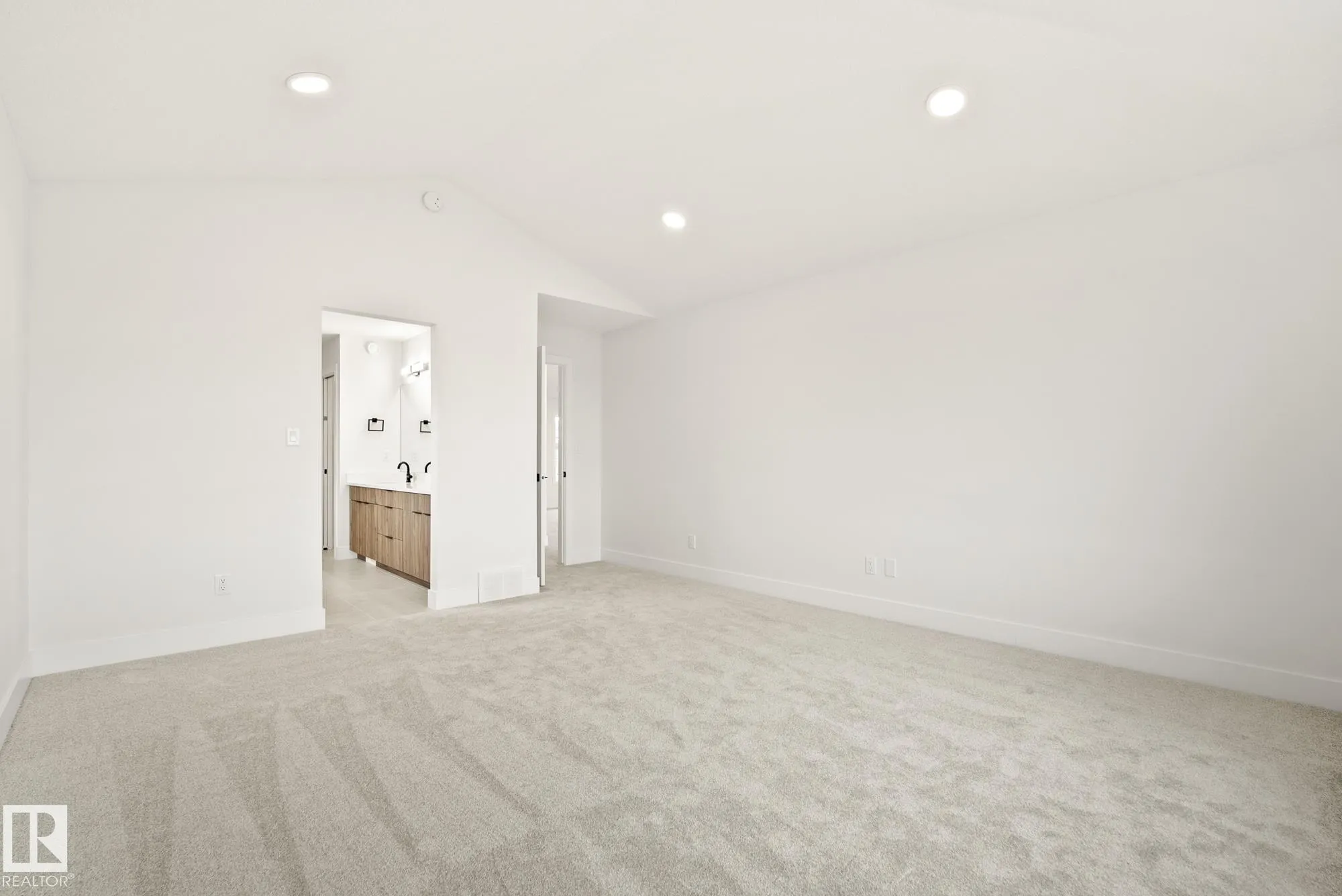 7095 KIVIAQ Crescent