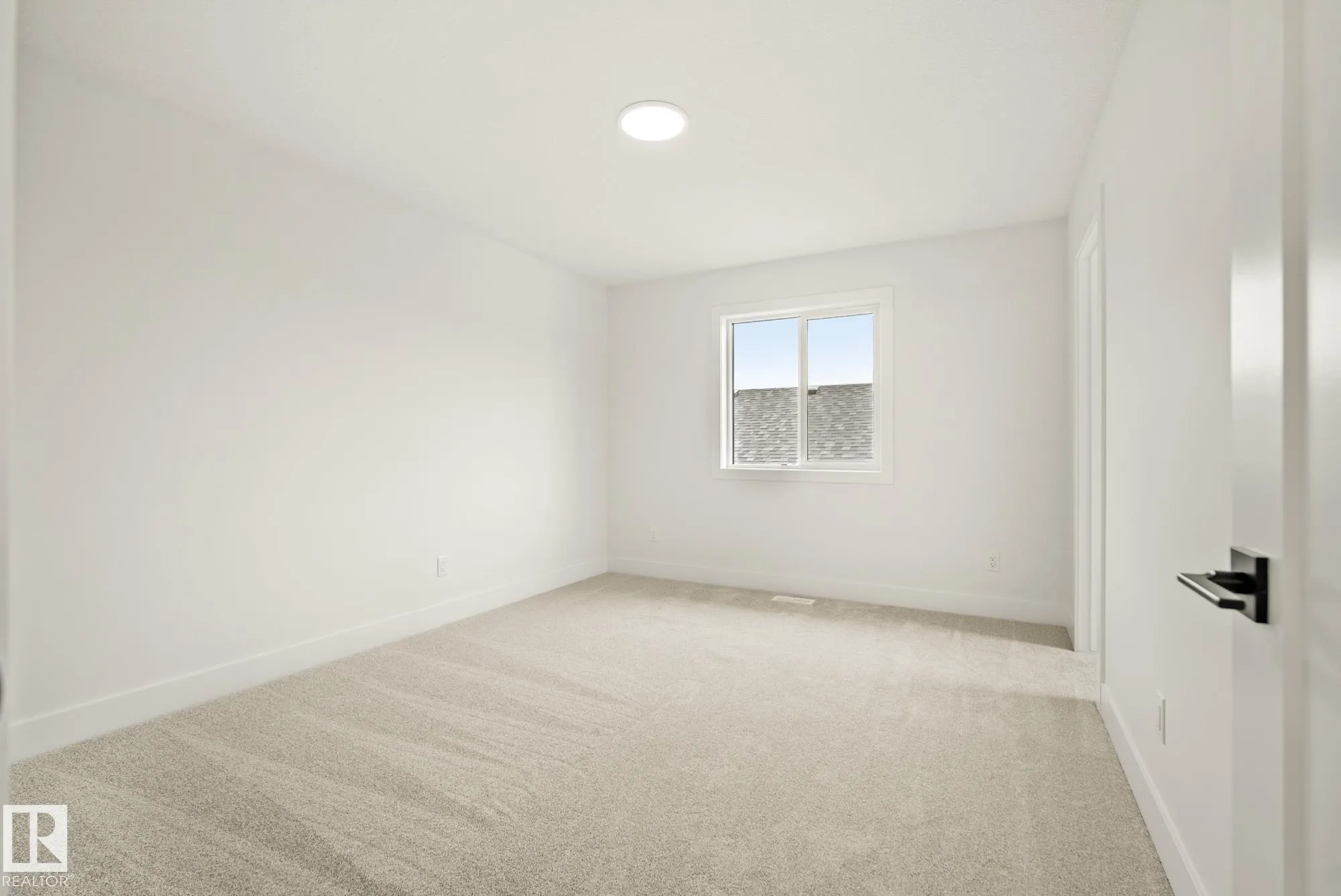 7095 KIVIAQ Crescent