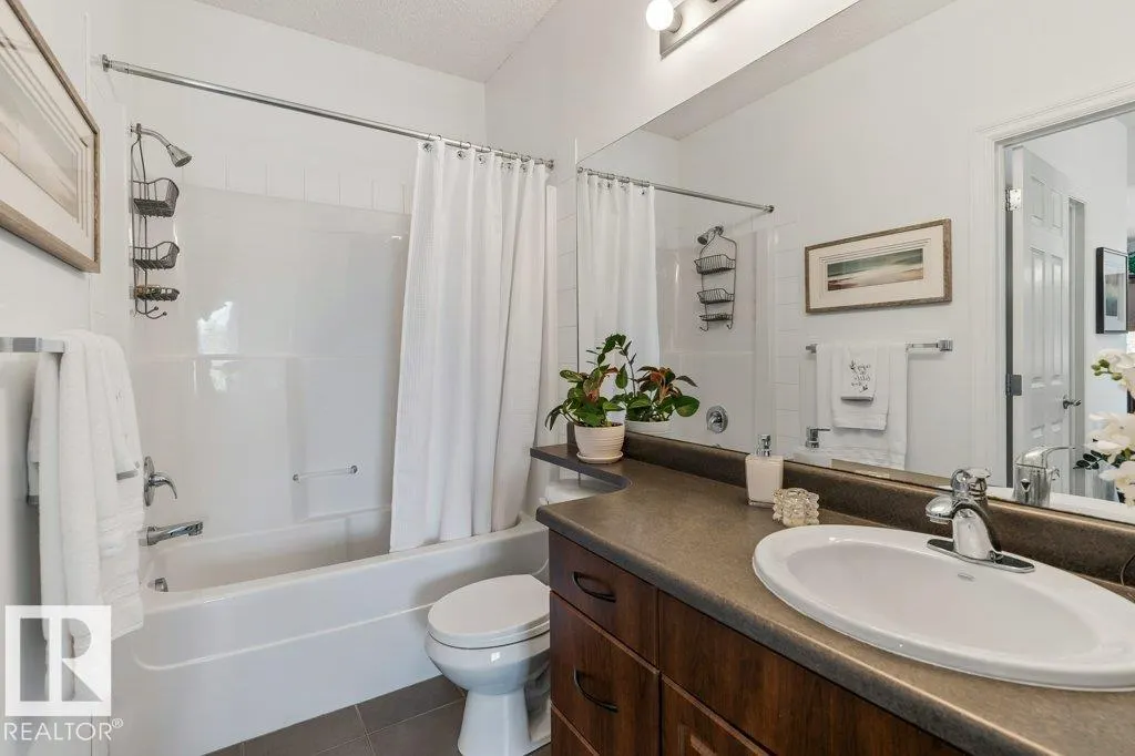 263 MACEWAN Road