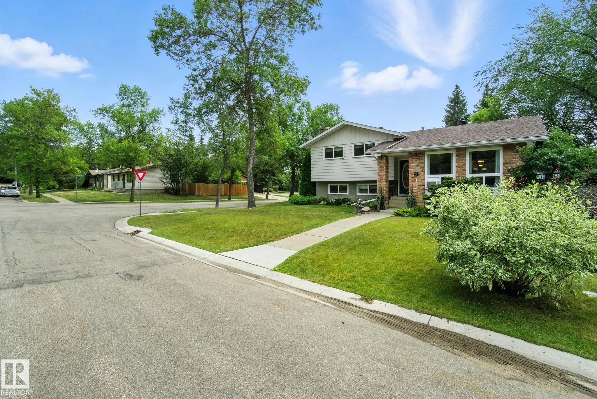 2 LAYDON Drive