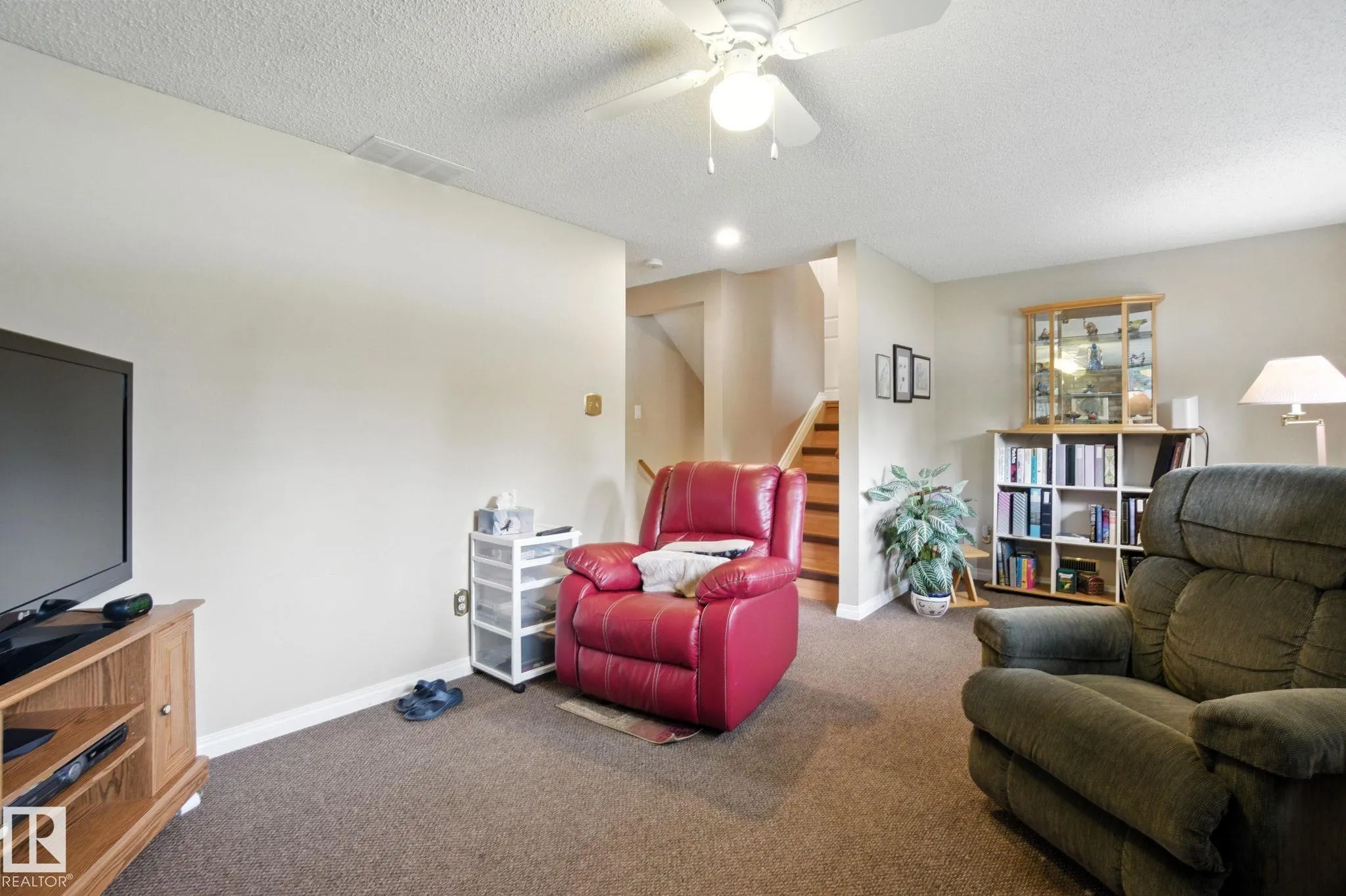 2 LAYDON Drive